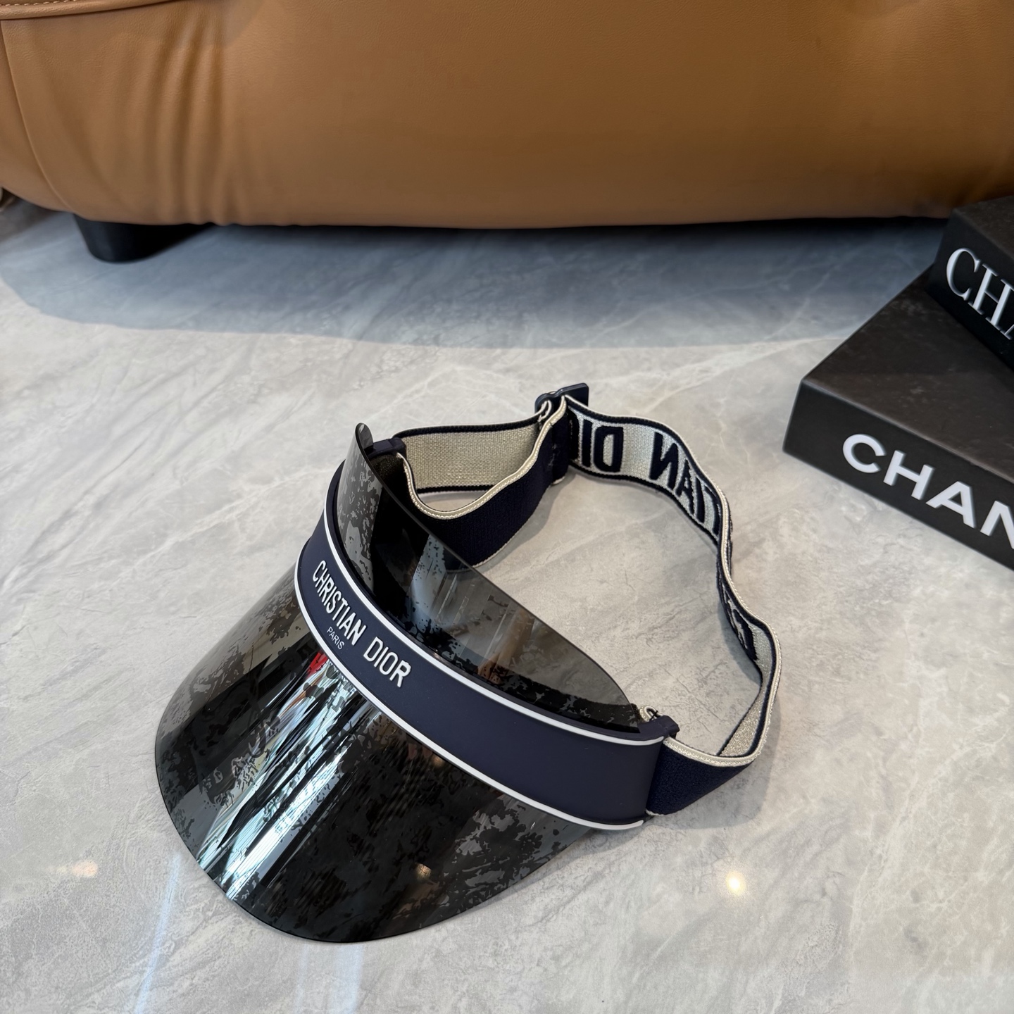 dior 加厚高品质眼镜遮阳帽 夏天里的革命！爆款眼镜帽总算到货啦dior 遮阳帽 夏天里的革命！唯一一