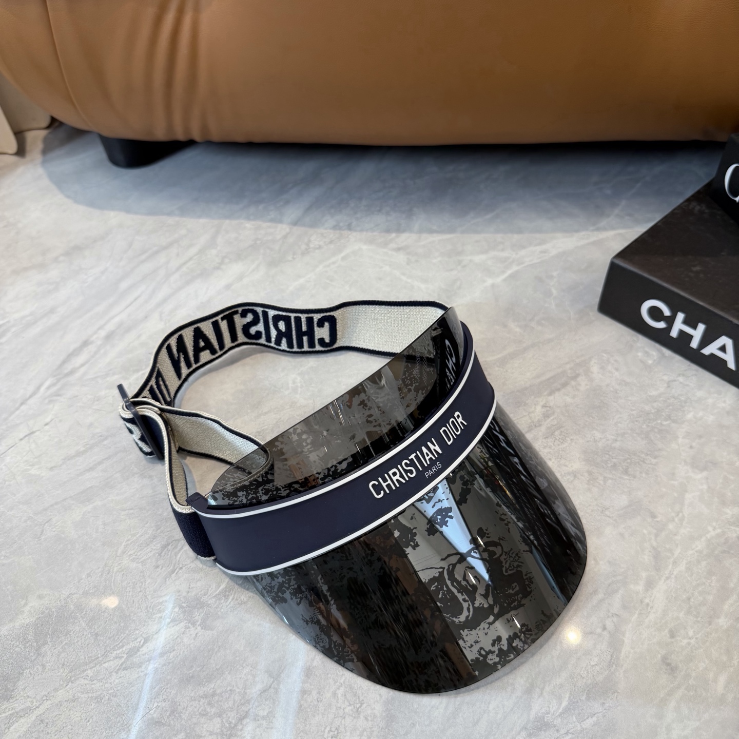 dior 加厚高品质眼镜遮阳帽 夏天里的革命！爆款眼镜帽总算到货啦dior 遮阳帽 夏天里的革命！唯一一