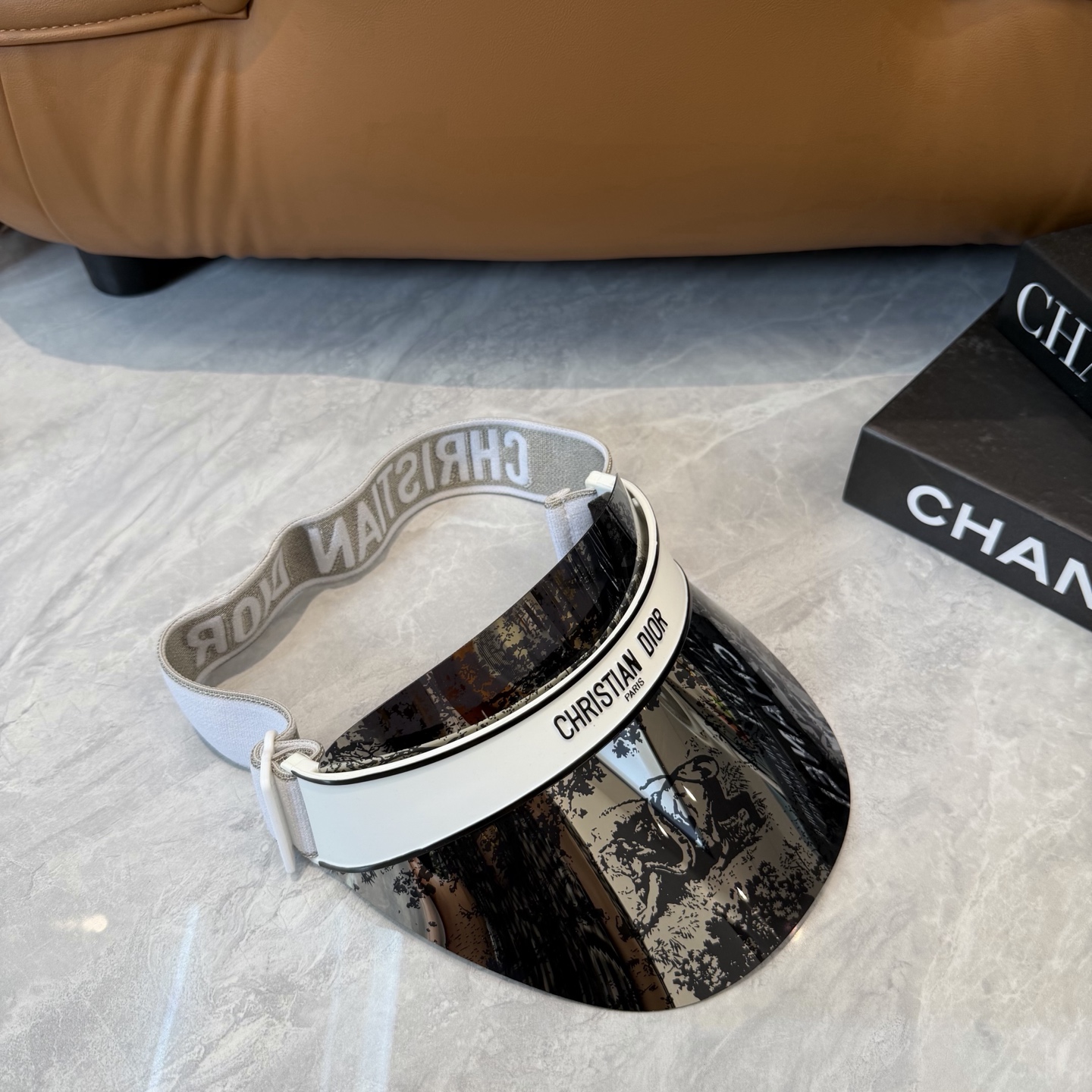 dior 加厚高品质眼镜遮阳帽 夏天里的革命！爆款眼镜帽总算到货啦dior 遮阳帽 夏天里的革命！唯一一