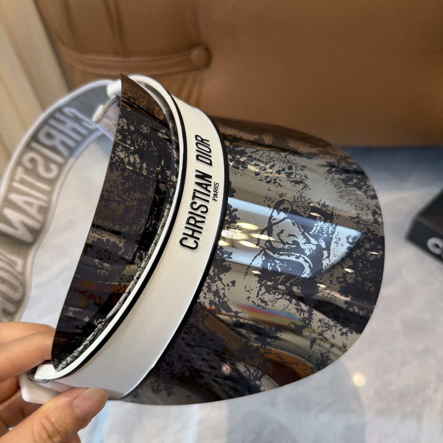 dior 加厚高品质眼镜遮阳帽 夏天里的革命！爆款眼镜帽总算到货啦dior 遮阳帽 夏天里的革命！唯一一