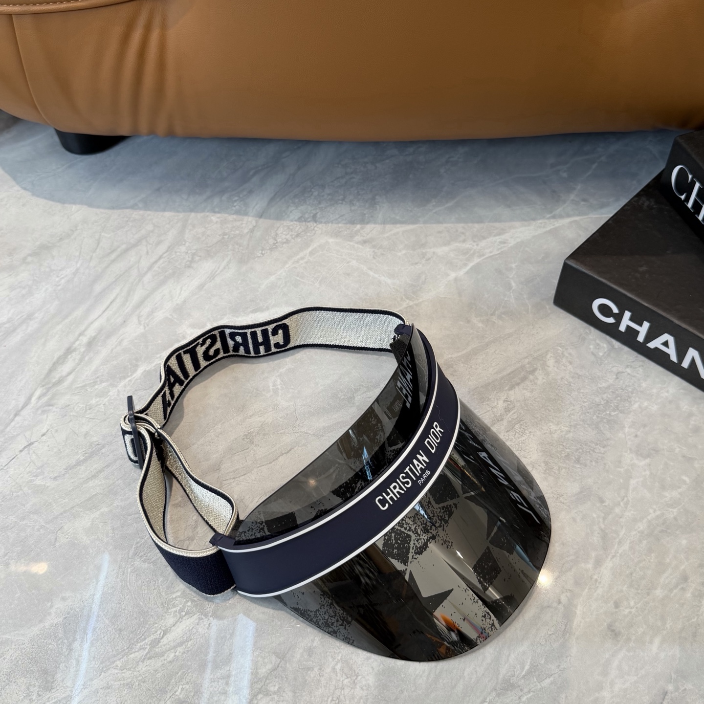 dior 加厚高品质眼镜遮阳帽 夏天里的革命！爆款眼镜帽总算到货啦dior 遮阳帽 夏天里的革命！唯一一