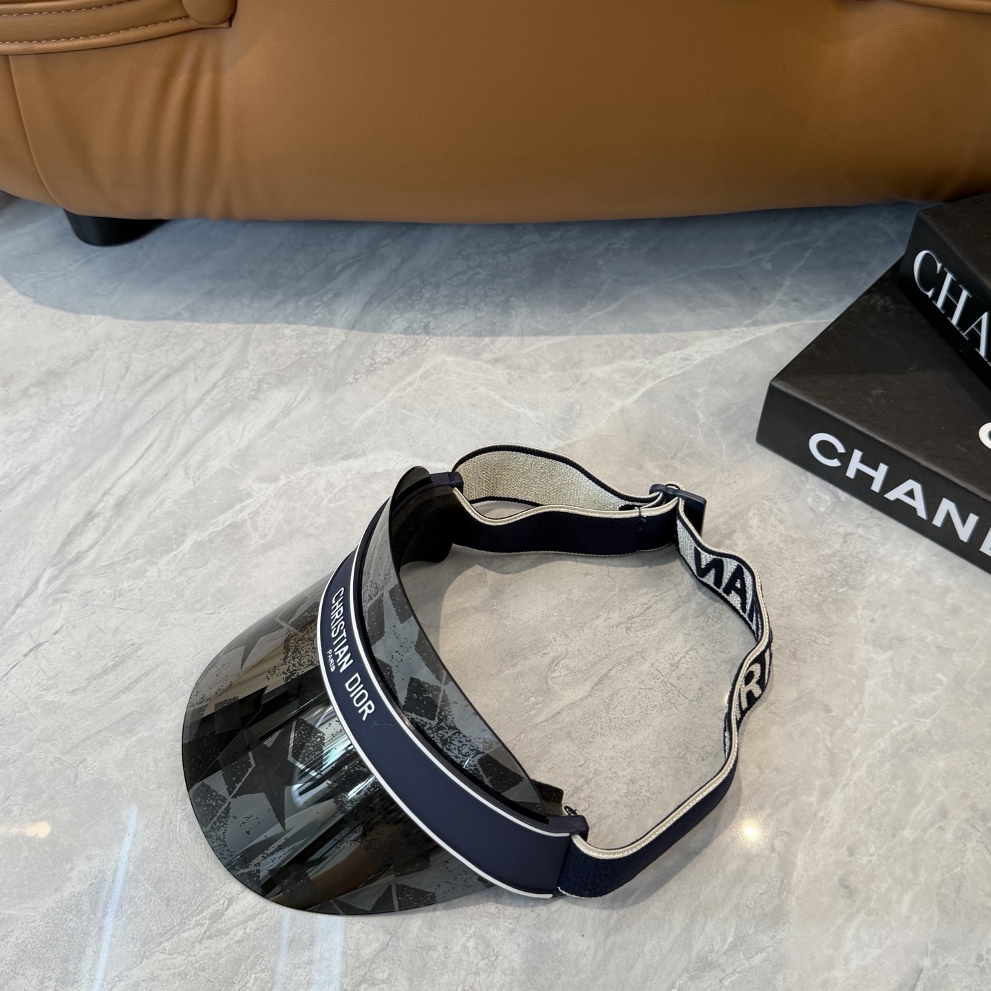 dior 加厚高品质眼镜遮阳帽 夏天里的革命！爆款眼镜帽总算到货啦dior 遮阳帽 夏天里的革命！唯一一