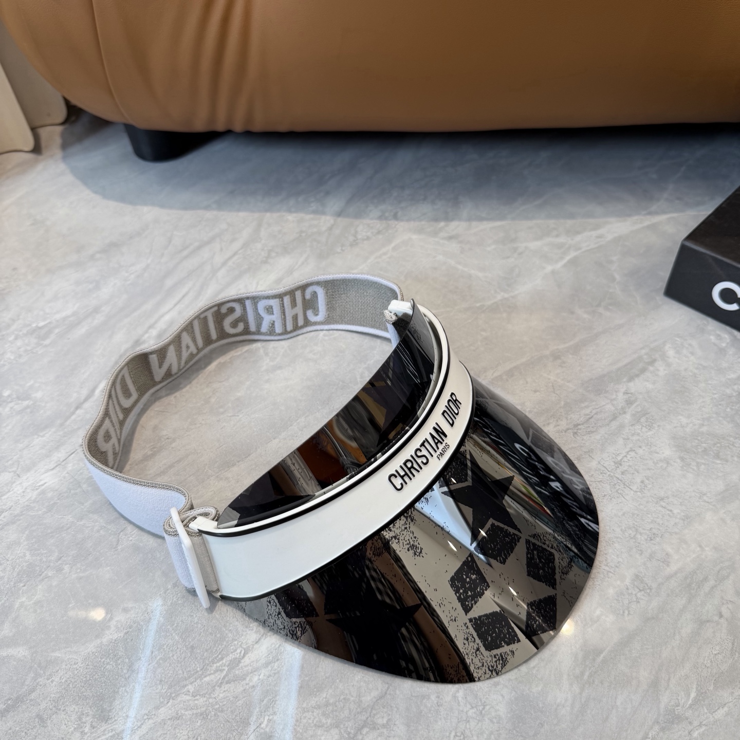 dior 加厚高品质眼镜遮阳帽 夏天里的革命！爆款眼镜帽总算到货啦dior 遮阳帽 夏天里的革命！唯一一