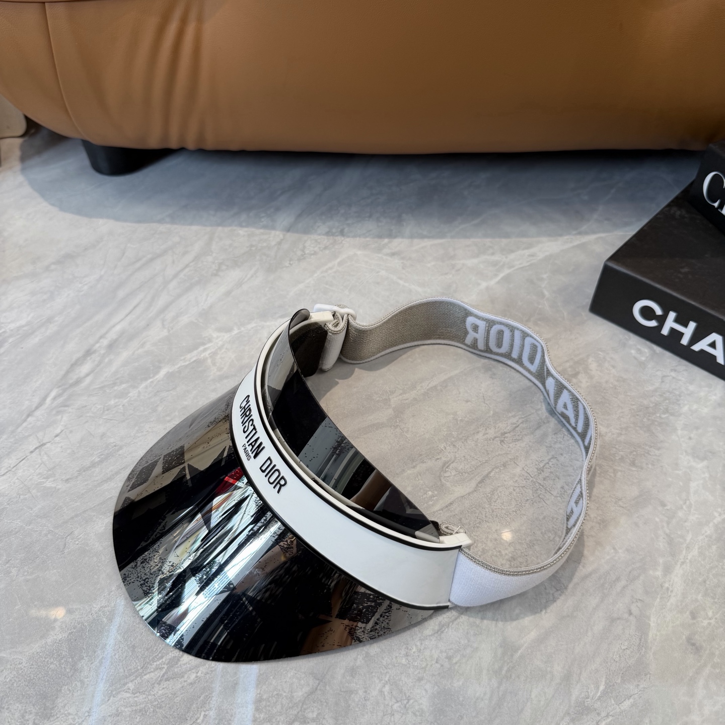 dior 加厚高品质眼镜遮阳帽 夏天里的革命！爆款眼镜帽总算到货啦dior 遮阳帽 夏天里的革命！唯一一
