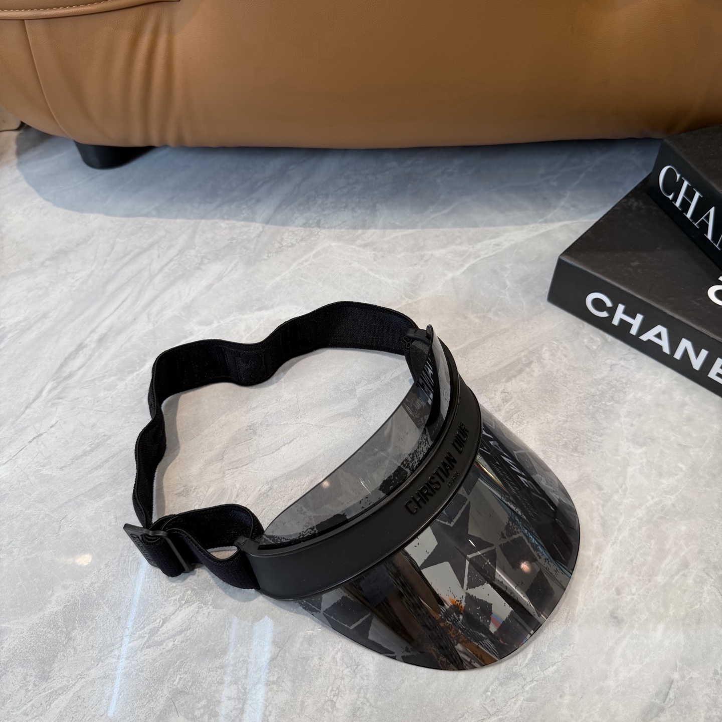 dior 加厚高品质眼镜遮阳帽 夏天里的革命！爆款眼镜帽总算到货啦dior 遮阳帽 夏天里的革命！唯一一