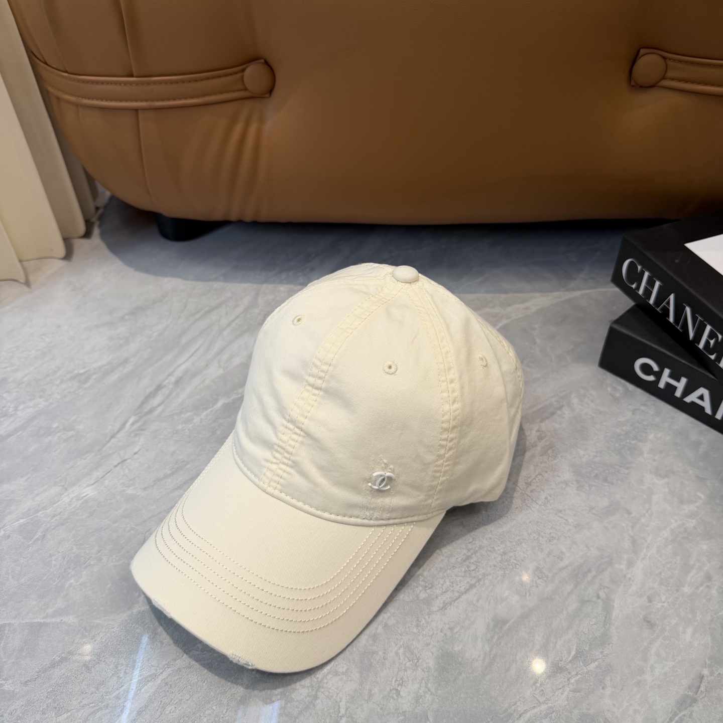 【CHANEL香奈儿】新款简约小香logo棒球帽，新款出货，大牌款超好搭配，赶紧入手！