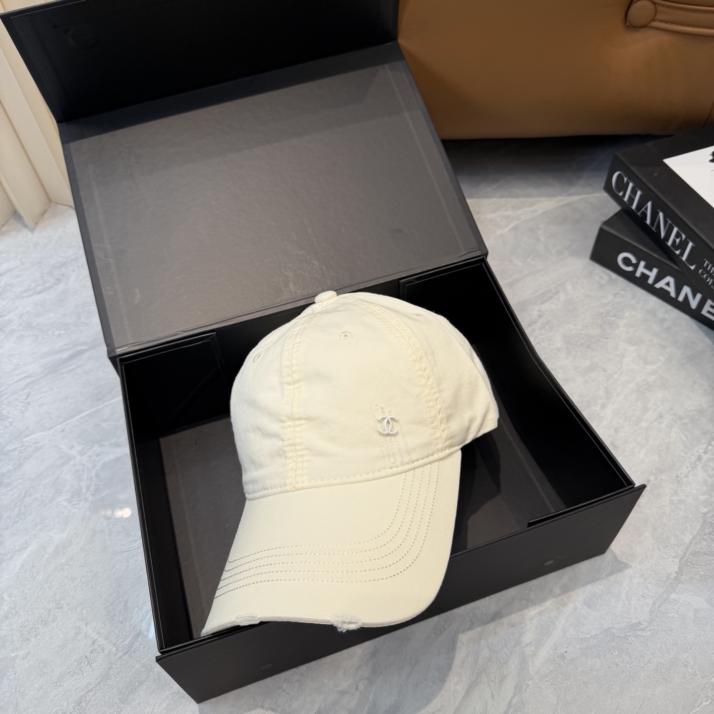 【CHANEL香奈儿】新款简约小香logo棒球帽，新款出货，大牌款超好搭配，赶紧入手！