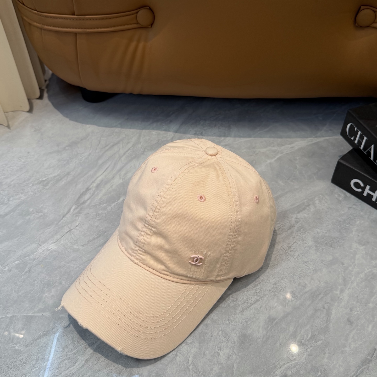【CHANEL香奈儿】新款简约小香logo棒球帽，新款出货，大牌款超好搭配，赶紧入手！