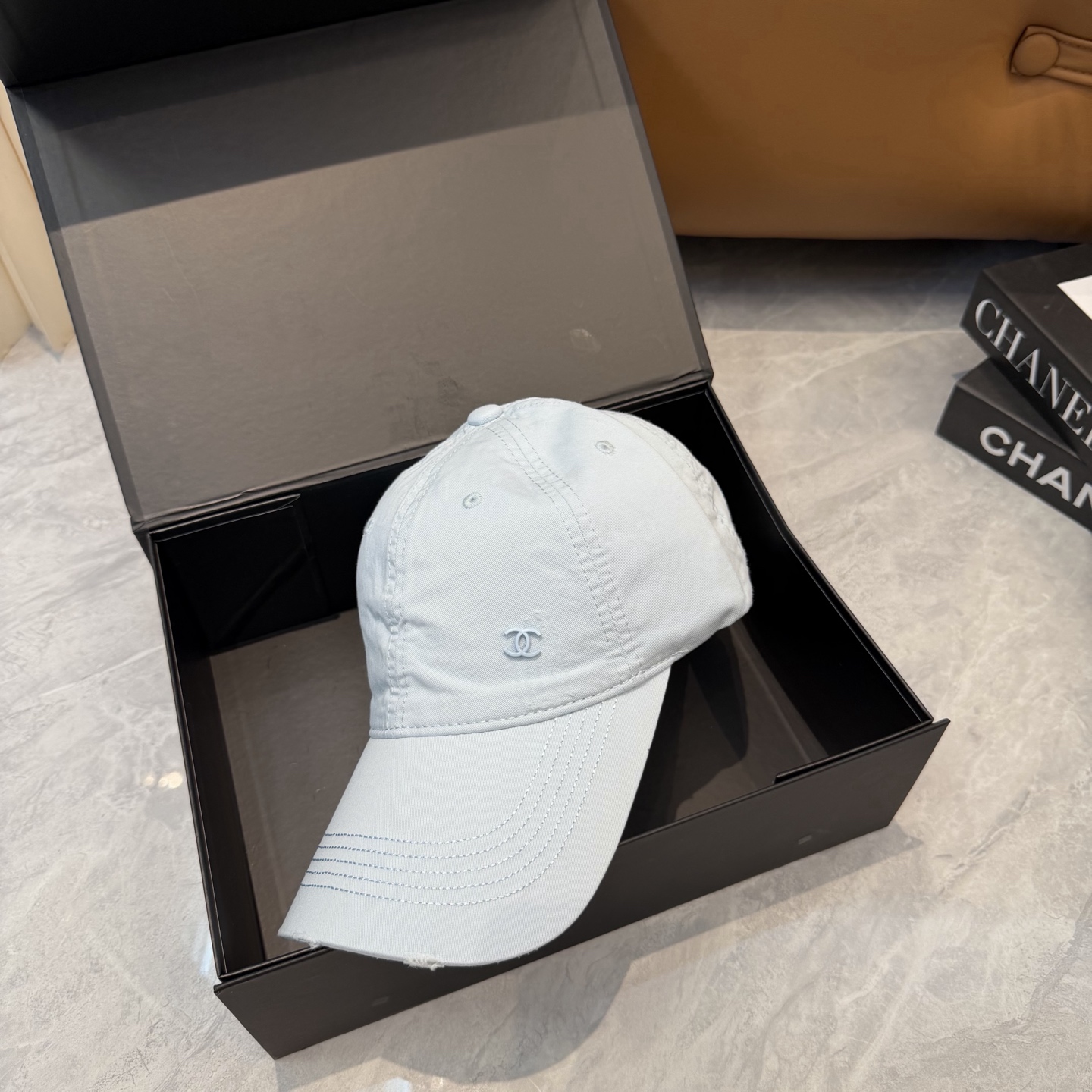 【CHANEL香奈儿】新款简约小香logo棒球帽，新款出货，大牌款超好搭配，赶紧入手！