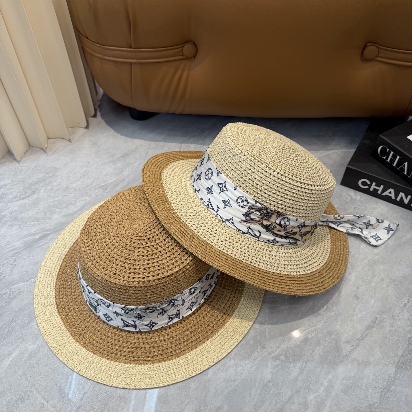 🌹LV草帽👒新款飘带🎀爆款👉高端品质，LV礼帽👒个性时尚，霸气十足，做工细节精细，👍百搭单品～出街首选，