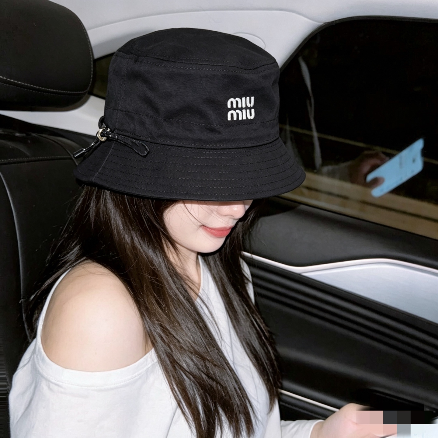 💛配防尘袋. 【Miumiu缪缪】新款订单款刺绣渔夫帽🧢大牌款超好搭配，赶紧入手！