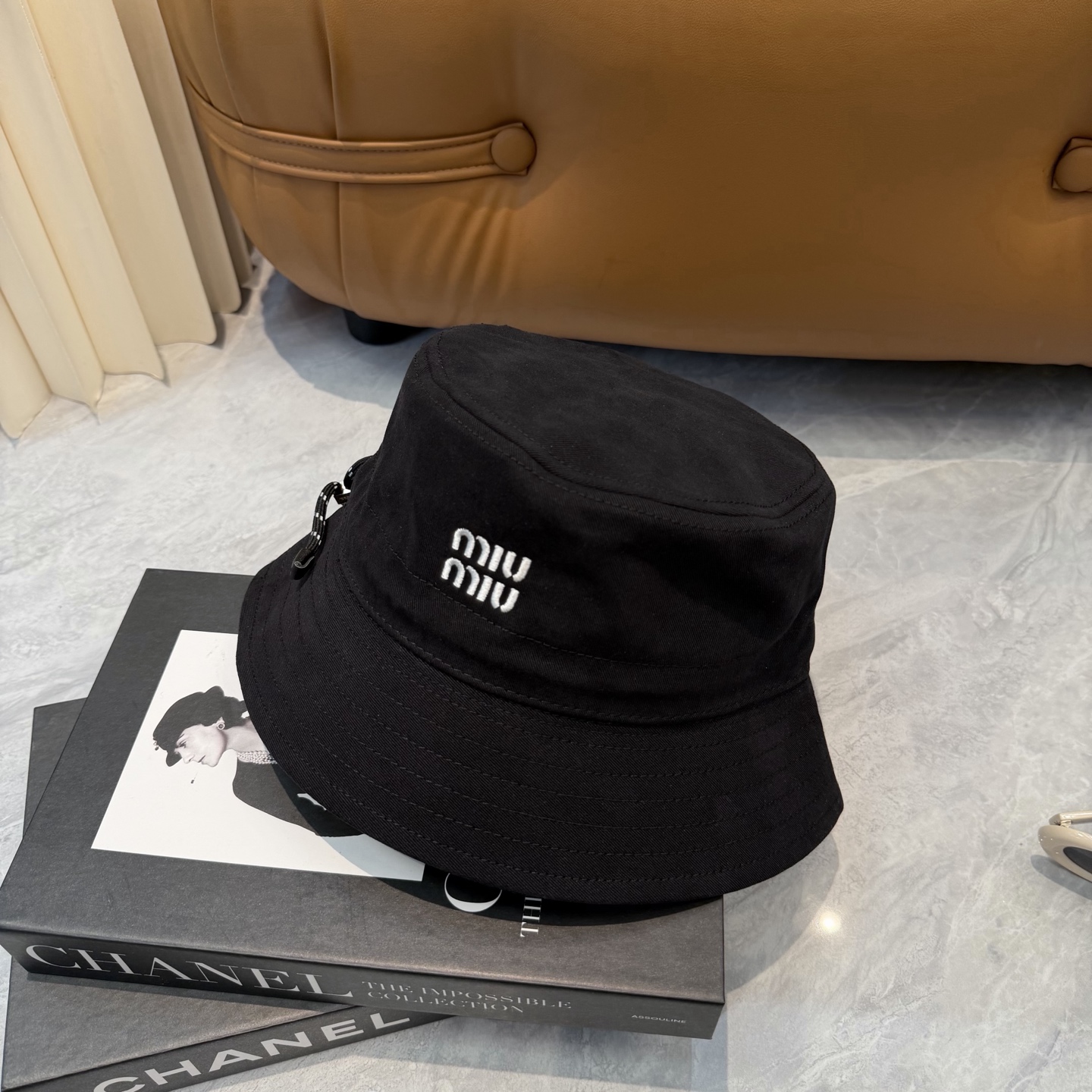 💛配防尘袋. 【Miumiu缪缪】新款订单款刺绣渔夫帽🧢大牌款超好搭配，赶紧入手！