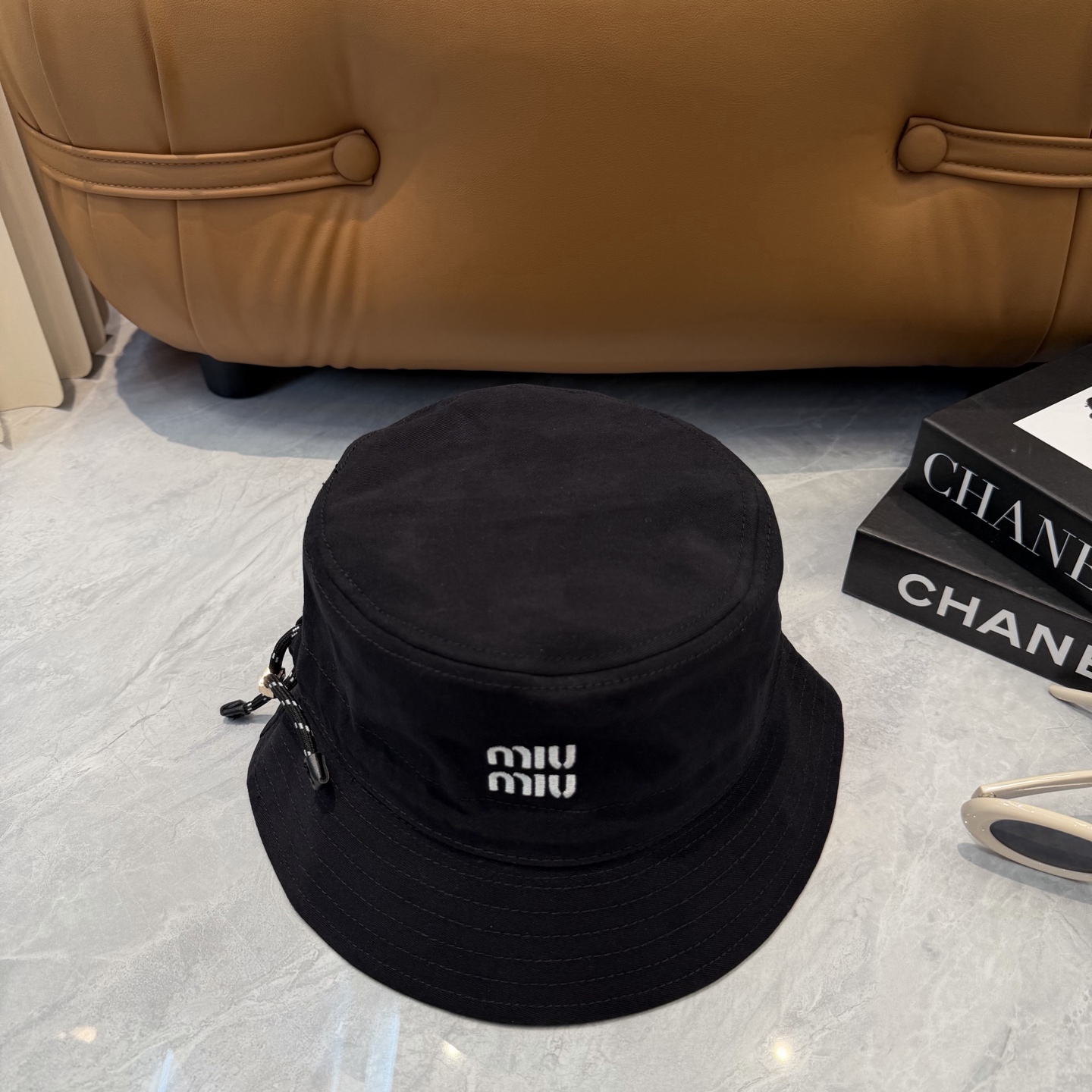 💛配防尘袋. 【Miumiu缪缪】新款订单款刺绣渔夫帽🧢大牌款超好搭配，赶紧入手！