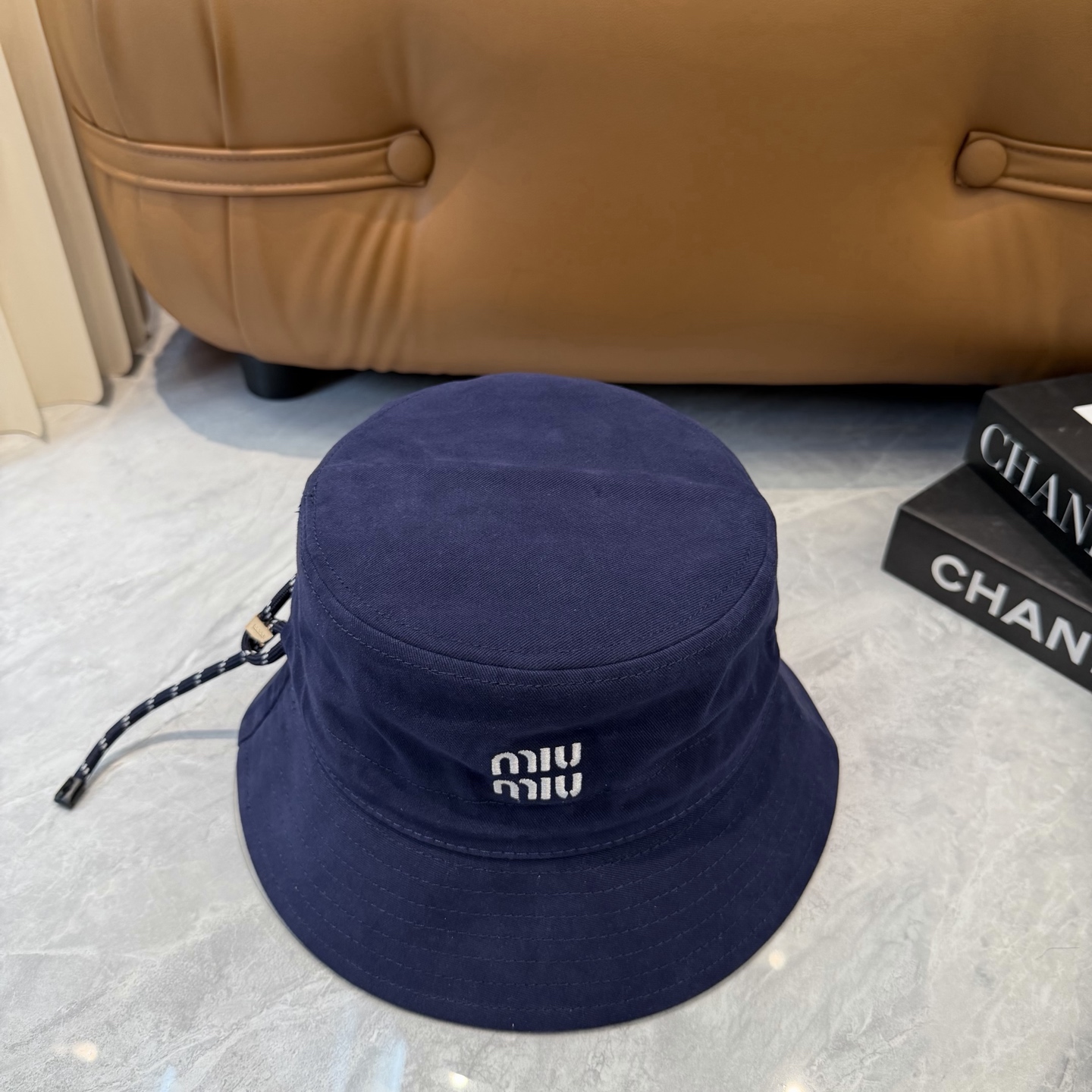 💛配防尘袋. 【Miumiu缪缪】新款订单款刺绣渔夫帽🧢大牌款超好搭配，赶紧入手！