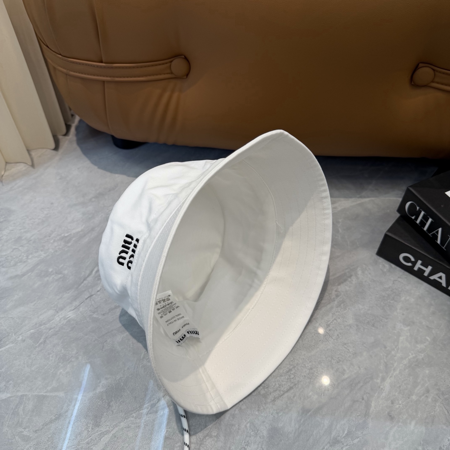 💛配防尘袋. 【Miumiu缪缪】新款订单款刺绣渔夫帽🧢大牌款超好搭配，赶紧入手！