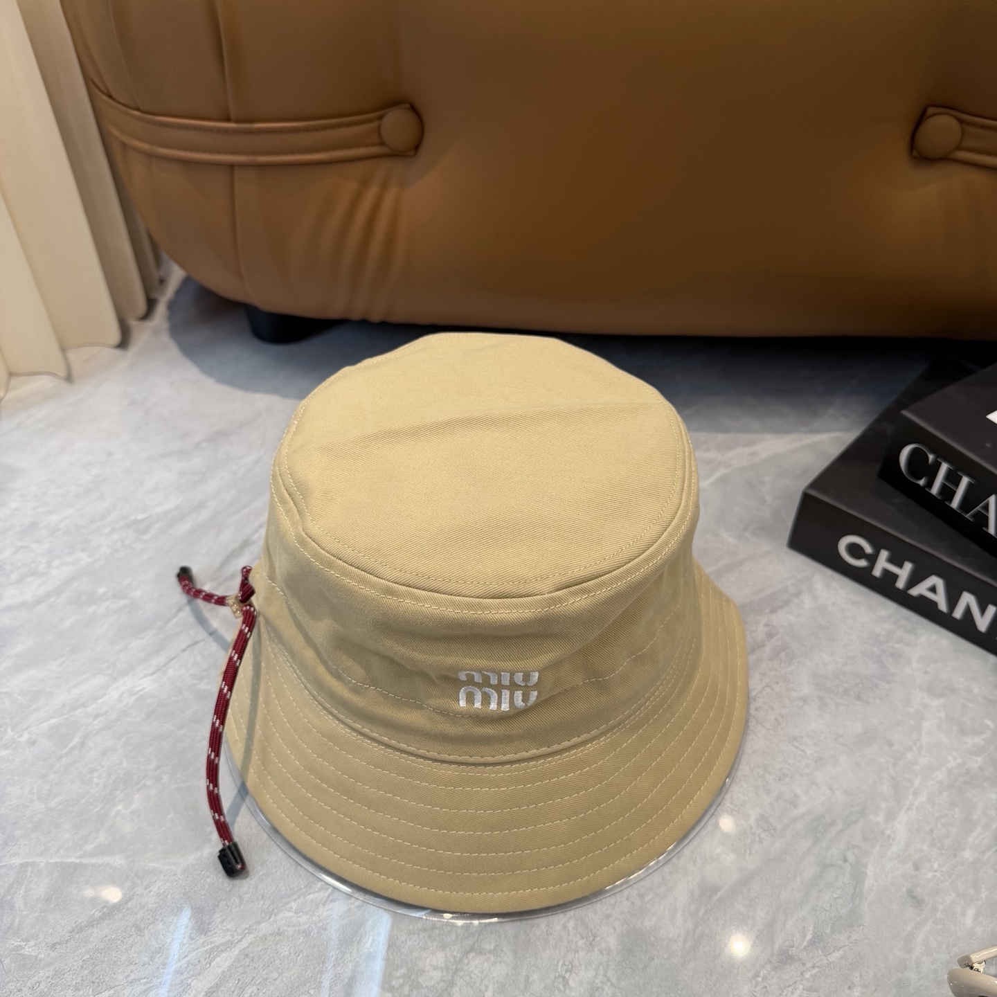 💛配防尘袋. 【Miumiu缪缪】新款订单款刺绣渔夫帽🧢大牌款超好搭配，赶紧入手！