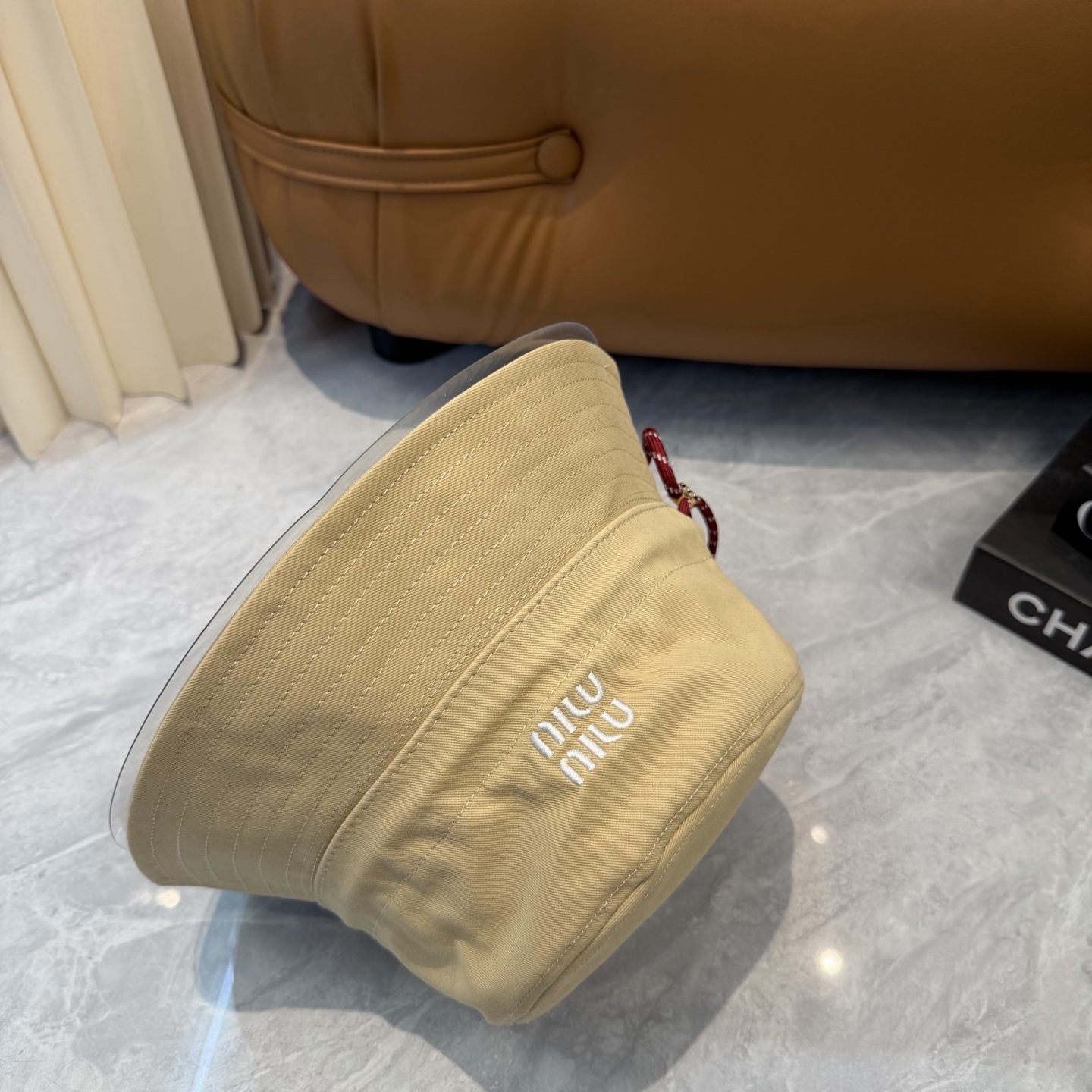 💛配防尘袋. 【Miumiu缪缪】新款订单款刺绣渔夫帽🧢大牌款超好搭配，赶紧入手！