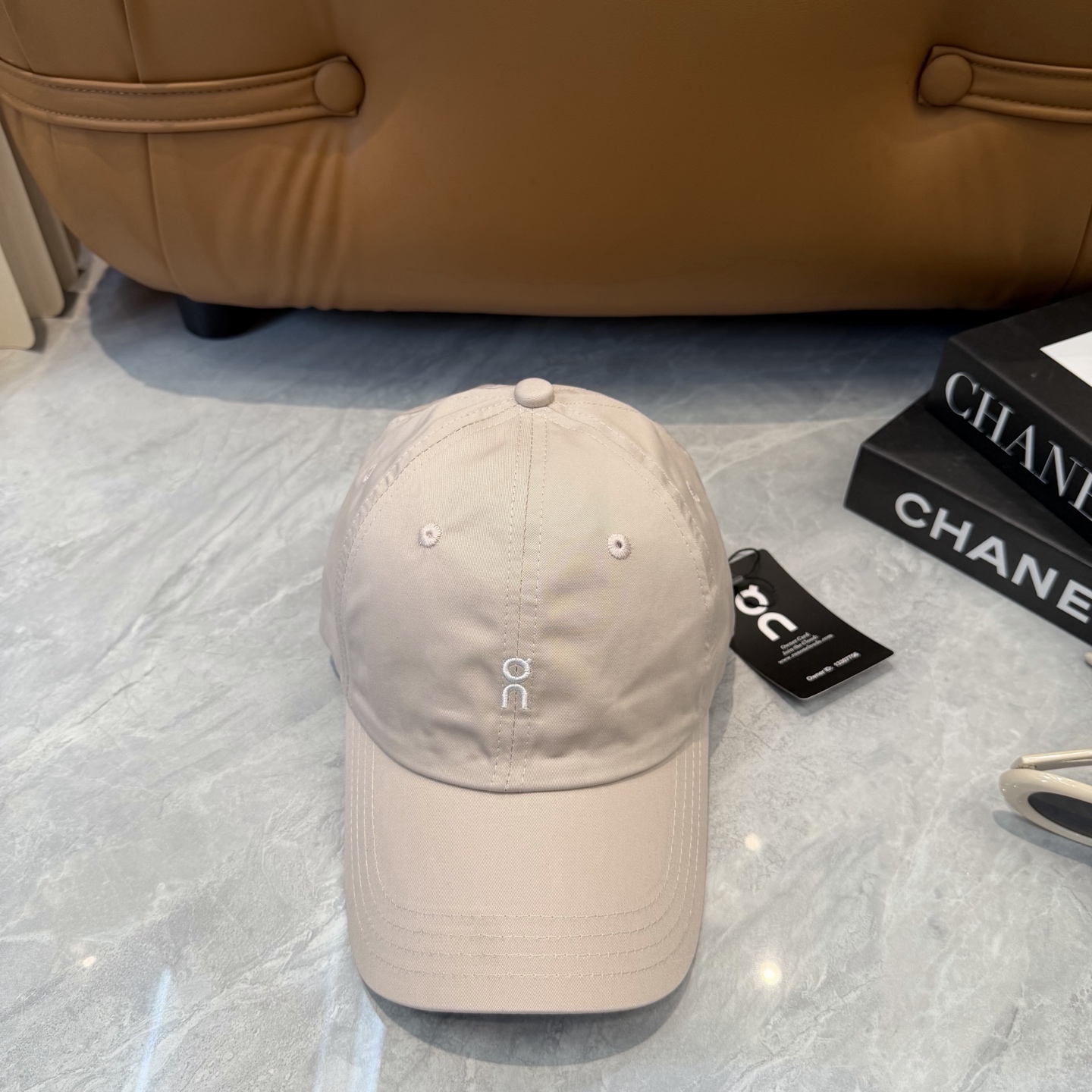 〈昂跑 On〉新款棒球帽，专柜常年热卖款，口碑极佳，轻盈透气！质量超赞，基础头围56，可调节。