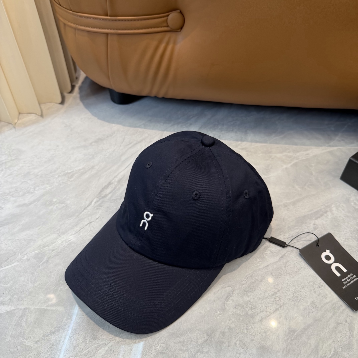 〈昂跑 On〉新款棒球帽，专柜常年热卖款，口碑极佳，轻盈透气！质量超赞，基础头围56，可调节。