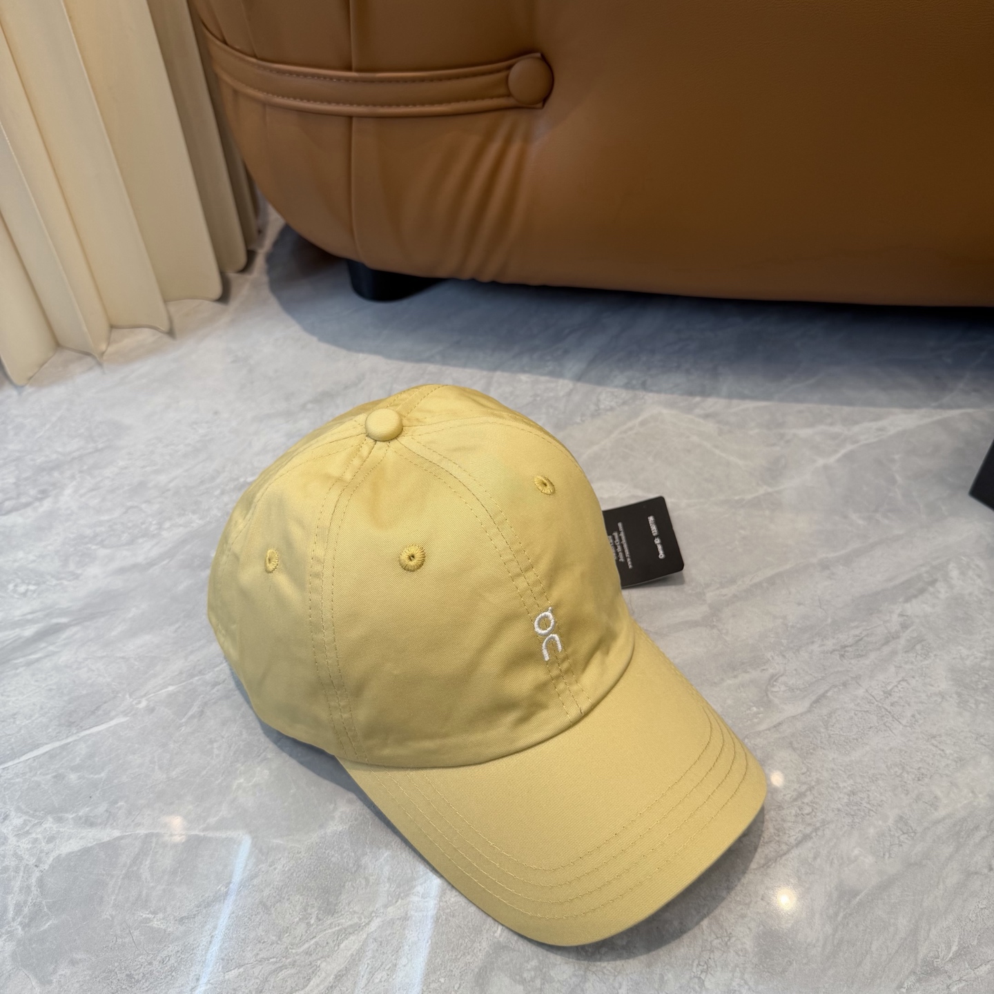 〈昂跑 On〉新款棒球帽，专柜常年热卖款，口碑极佳，轻盈透气！质量超赞，基础头围56，可调节。