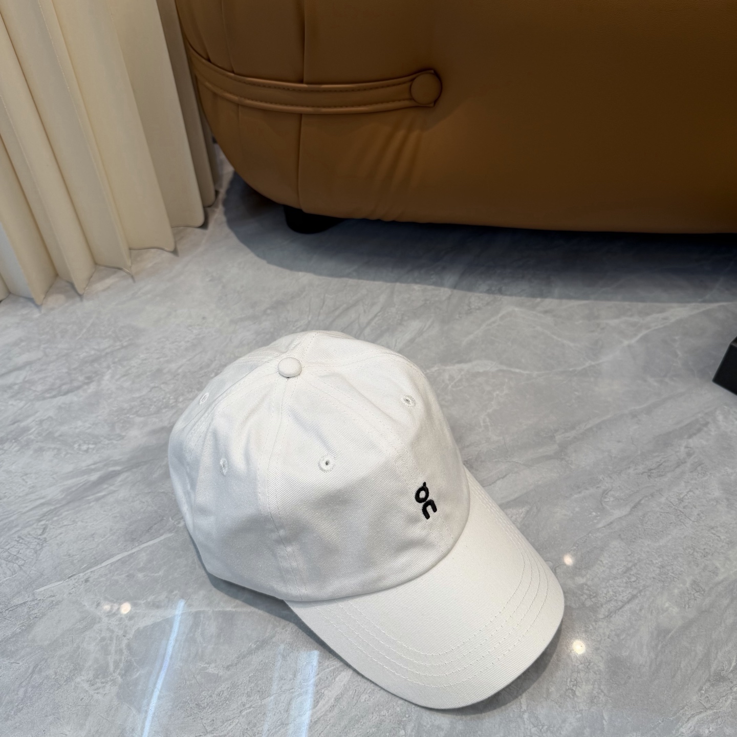 〈昂跑 On〉新款棒球帽，专柜常年热卖款，口碑极佳，轻盈透气！质量超赞，基础头围56，可调节。