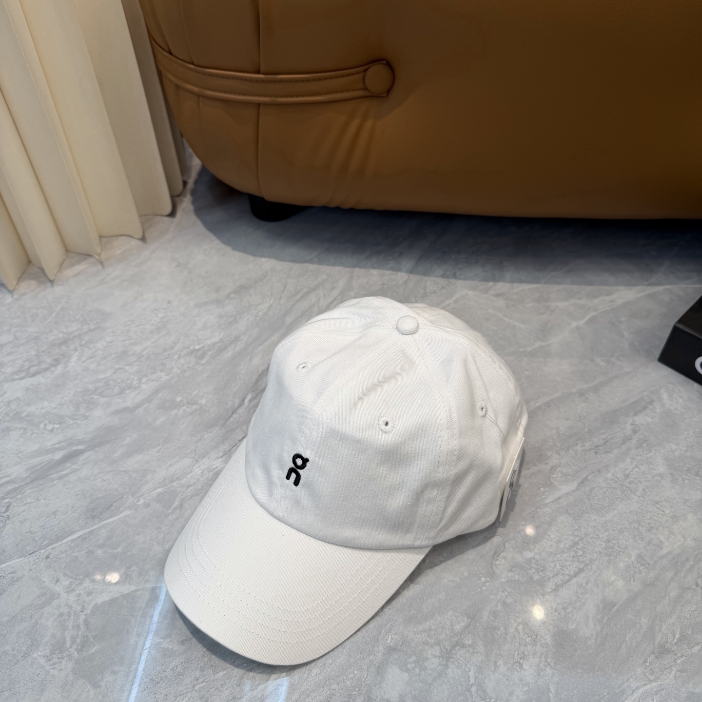 〈昂跑 On〉新款棒球帽，专柜常年热卖款，口碑极佳，轻盈透气！质量超赞，基础头围56，可调节。