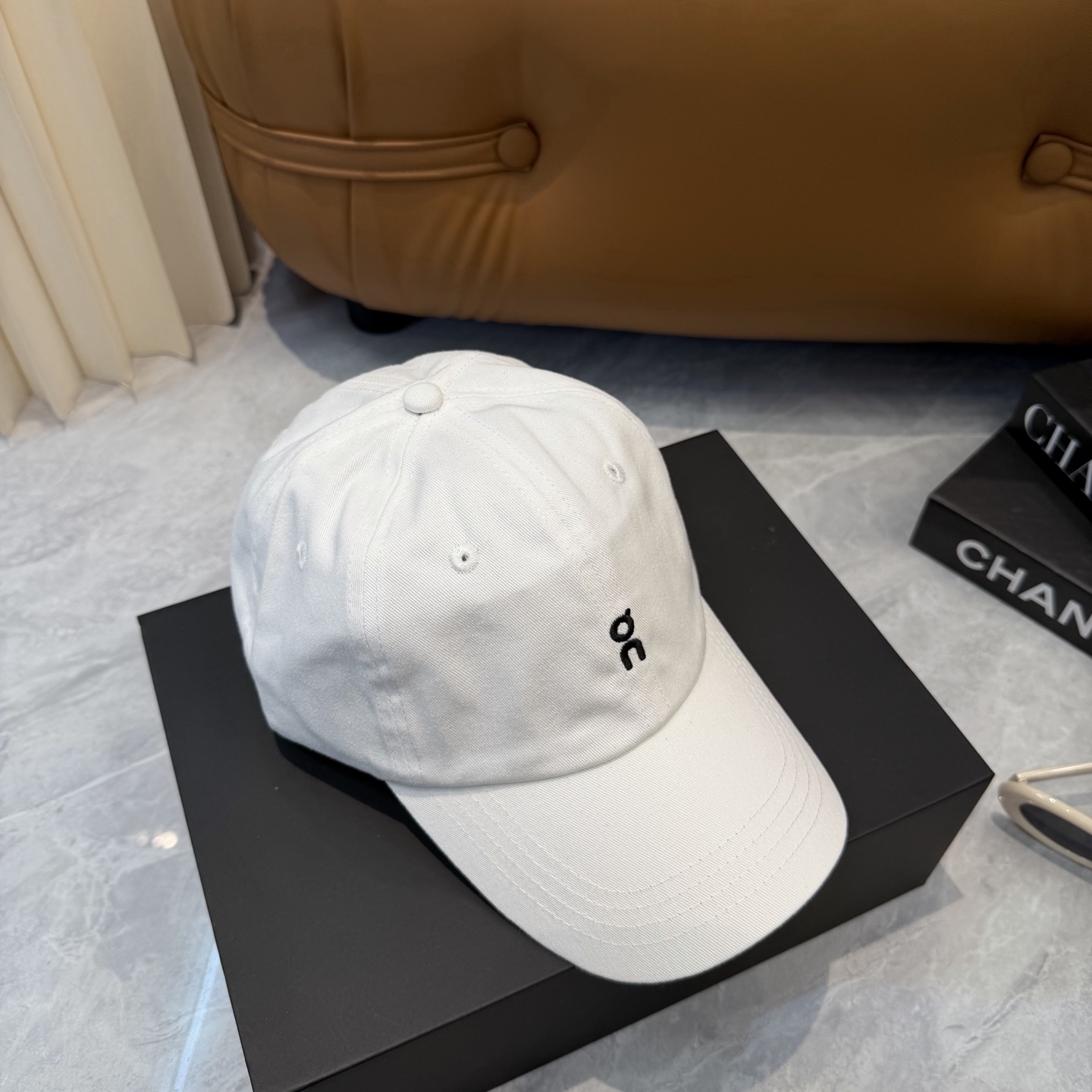 〈昂跑 On〉新款棒球帽，专柜常年热卖款，口碑极佳，轻盈透气！质量超赞，基础头围56，可调节。