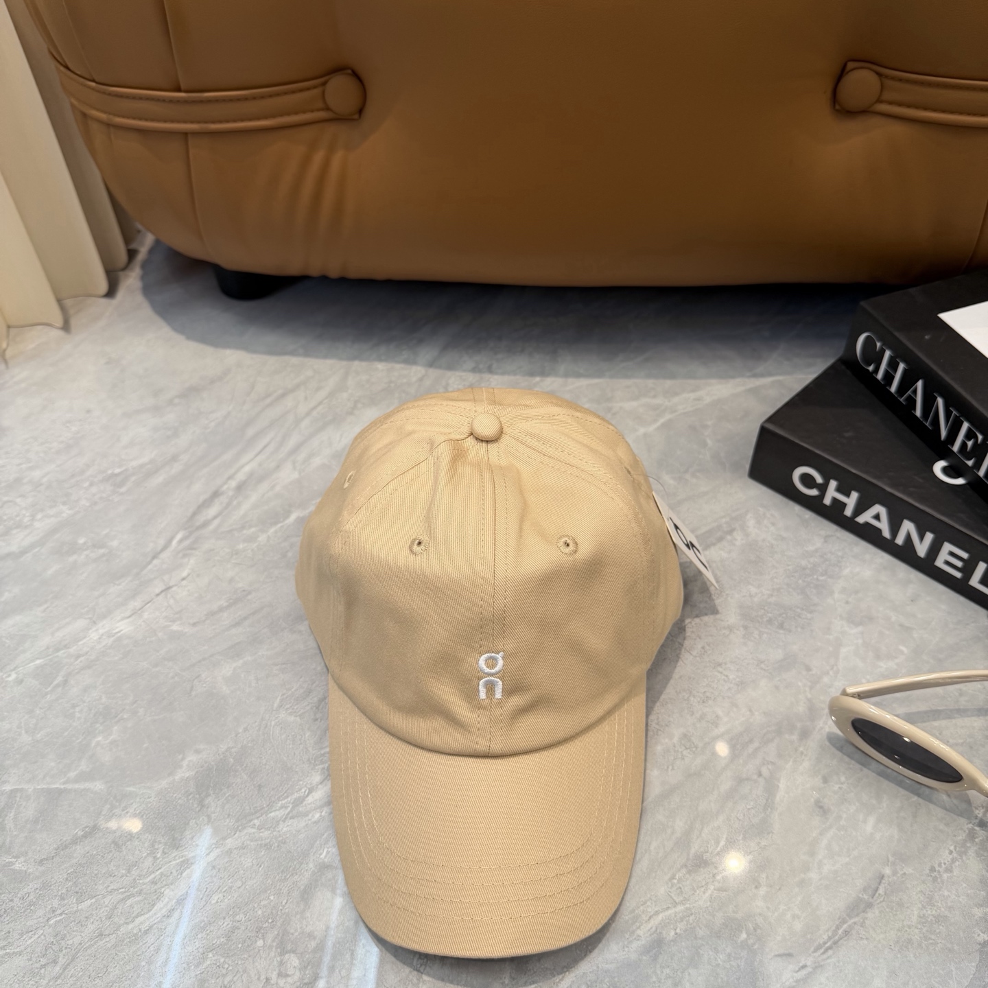 〈昂跑 On〉新款棒球帽，专柜常年热卖款，口碑极佳，轻盈透气！质量超赞，基础头围56，可调节。