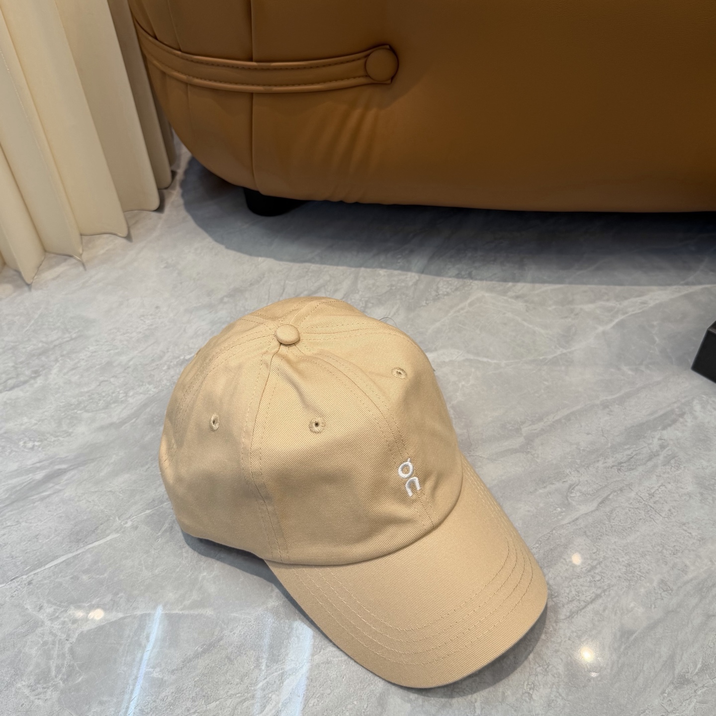 〈昂跑 On〉新款棒球帽，专柜常年热卖款，口碑极佳，轻盈透气！质量超赞，基础头围56，可调节。