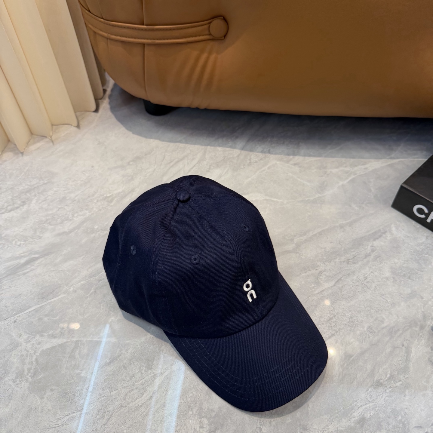 〈昂跑 On〉新款棒球帽，专柜常年热卖款，口碑极佳，轻盈透气！质量超赞，基础头围56，可调节。