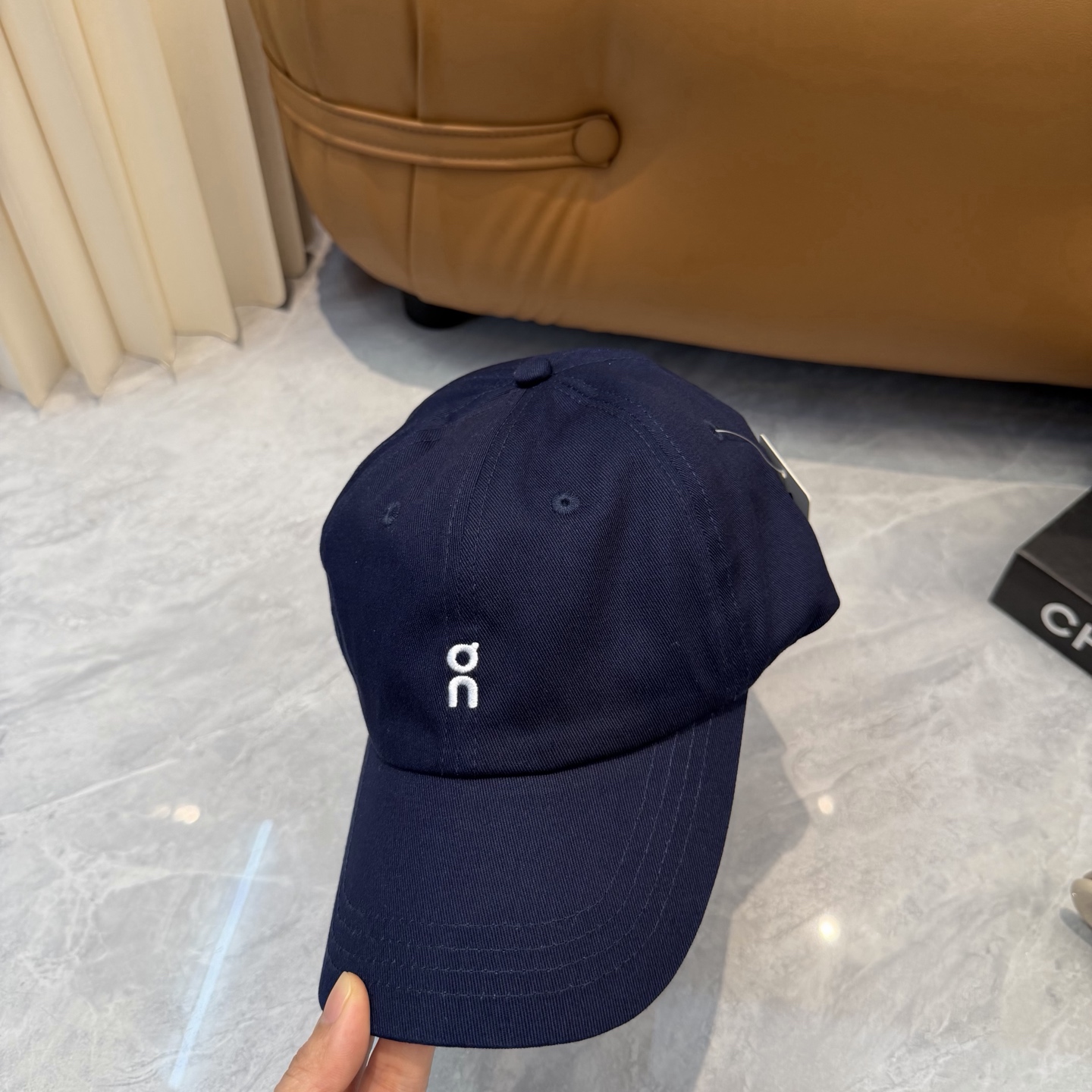 〈昂跑 On〉新款棒球帽，专柜常年热卖款，口碑极佳，轻盈透气！质量超赞，基础头围56，可调节。