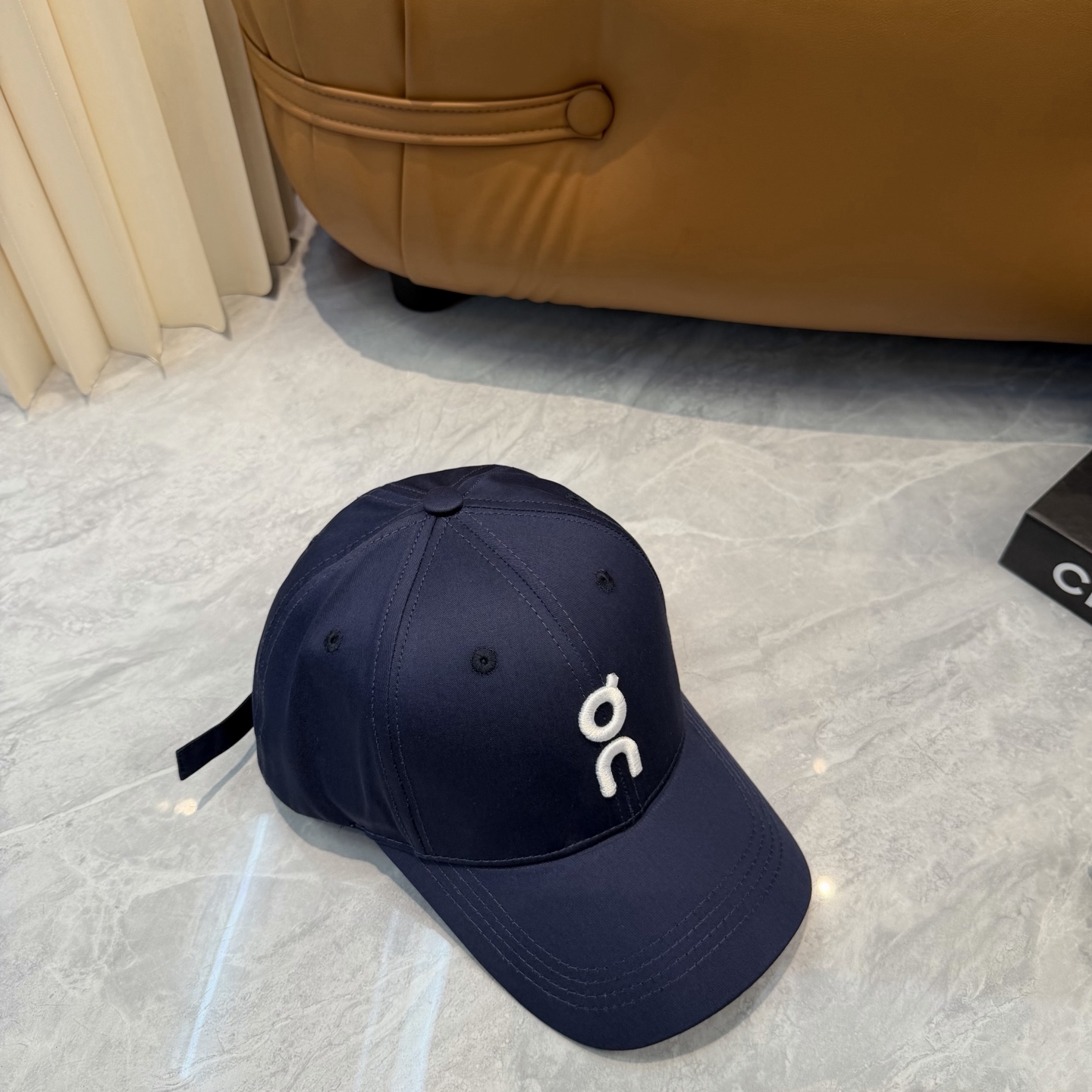 〈昂跑 On〉新款棒球帽，专柜常年热卖款，口碑极佳，轻盈透气！质量超赞，基础头围56，可调节。