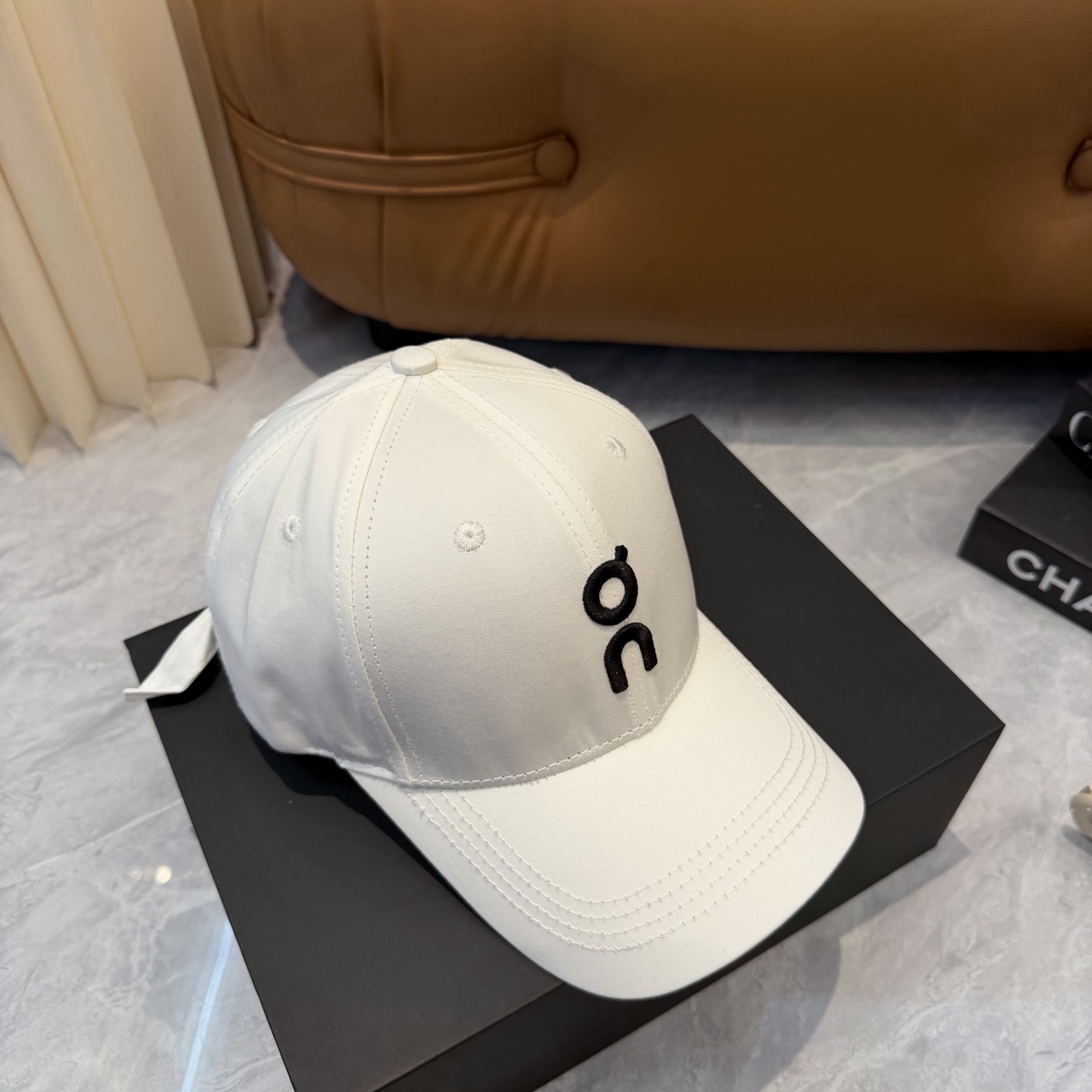 〈昂跑 On〉新款棒球帽，专柜常年热卖款，口碑极佳，轻盈透气！质量超赞，基础头围56，可调节。