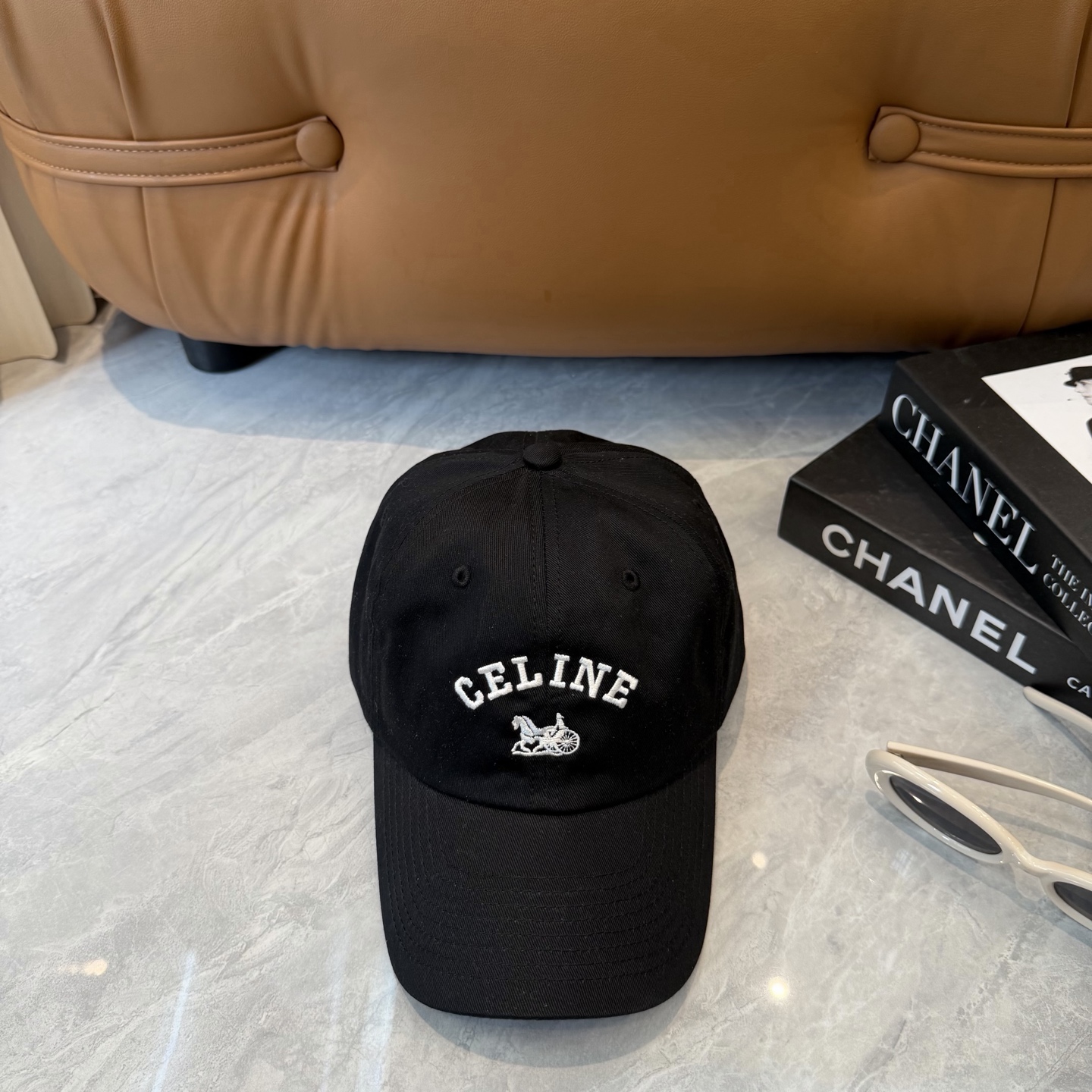 爆款CELINE（赛琳）简约字母明星同款最新棒球帽，时尚潮流，高端做工！每一个帽子都是用心之作！非一般的