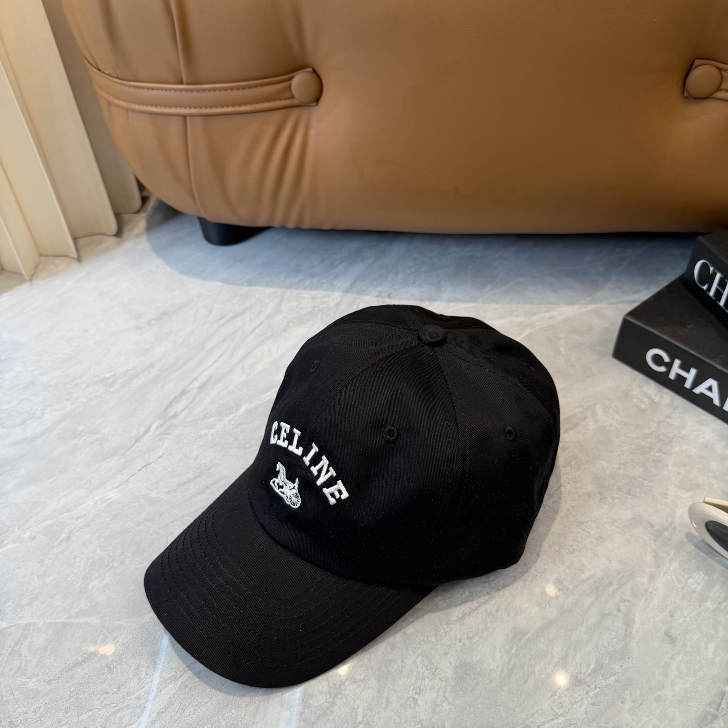 爆款CELINE（赛琳）简约字母明星同款最新棒球帽，时尚潮流，高端做工！每一个帽子都是用心之作！非一般的
