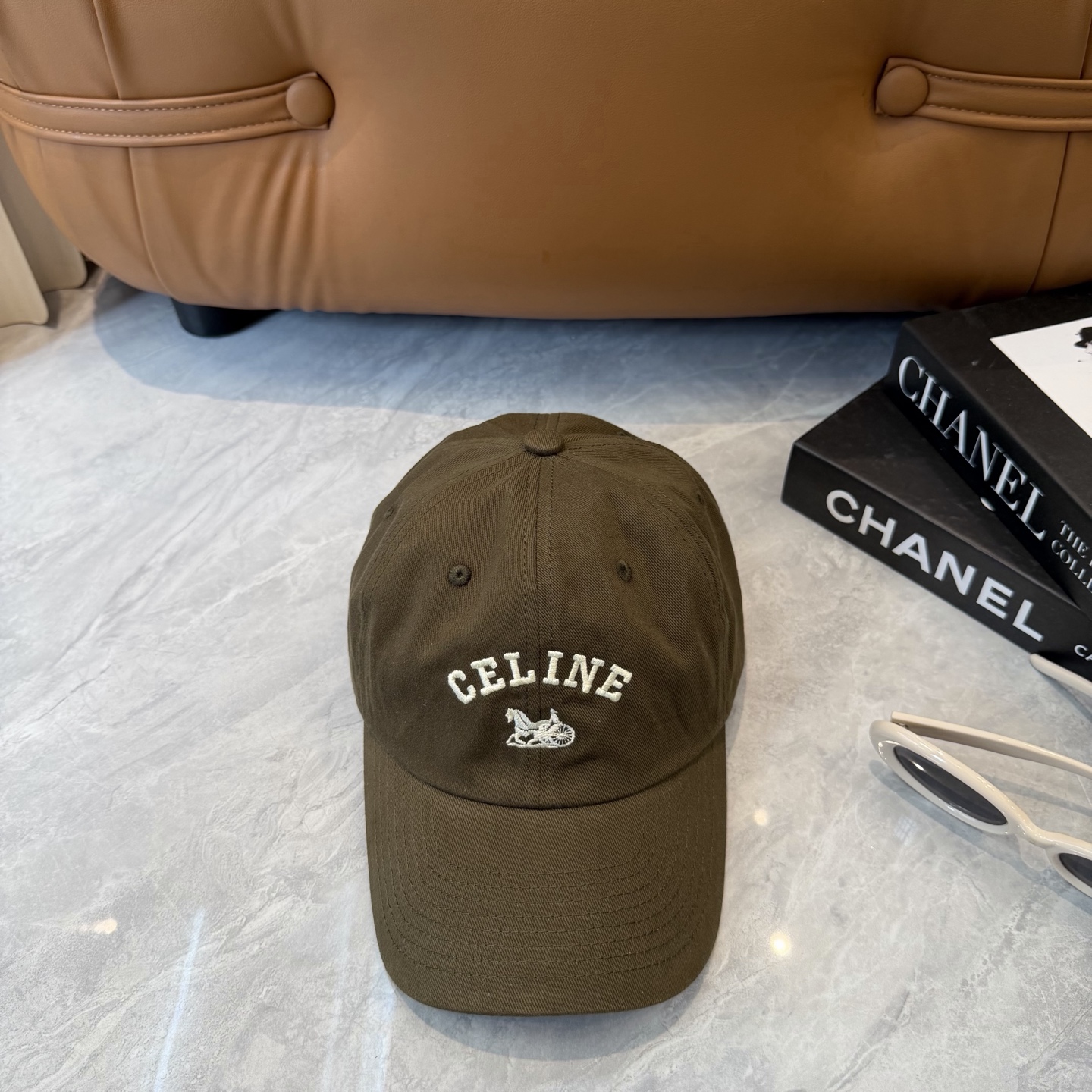 爆款CELINE（赛琳）简约字母明星同款最新棒球帽，时尚潮流，高端做工！每一个帽子都是用心之作！非一般的