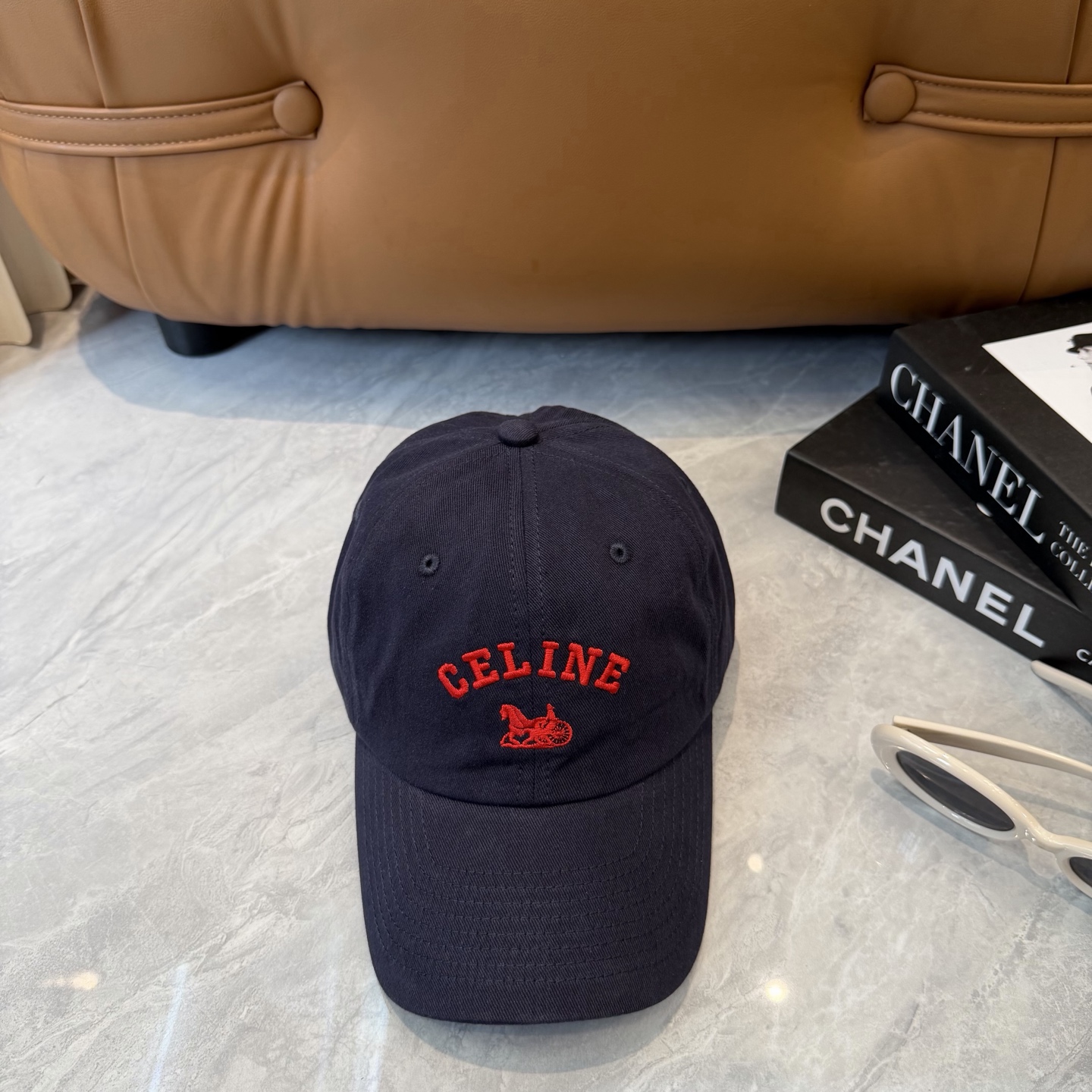 爆款CELINE（赛琳）简约字母明星同款最新棒球帽，时尚潮流，高端做工！每一个帽子都是用心之作！非一般的