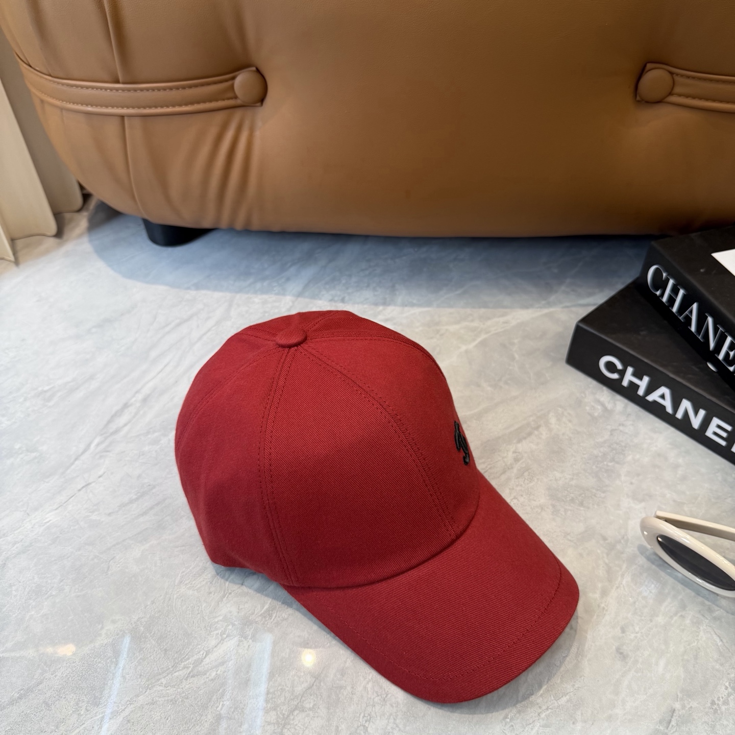 爆款CELINE（赛琳）简约字母明星同款最新棒球帽，时尚潮流，高端做工！每一个帽子都是用心之作！非一般的