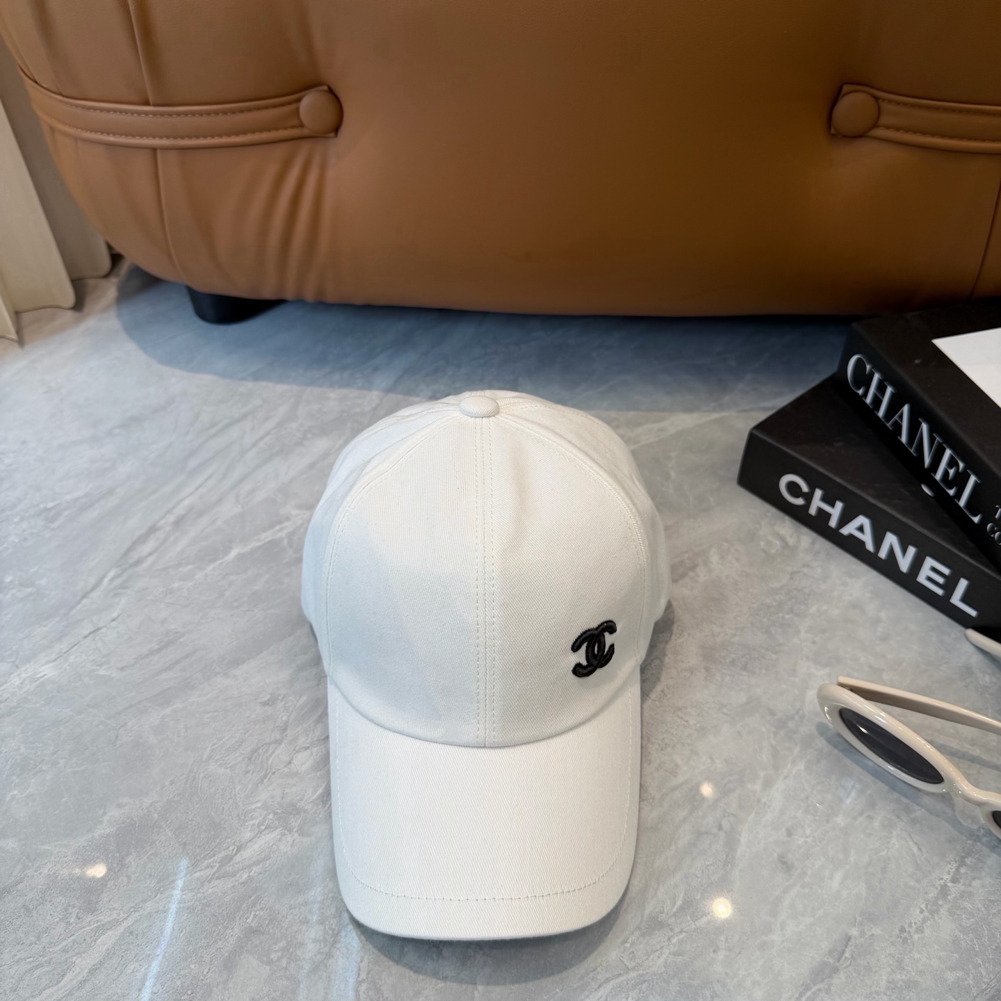 爆款CELINE（赛琳）简约字母明星同款最新棒球帽，时尚潮流，高端做工！每一个帽子都是用心之作！非一般的