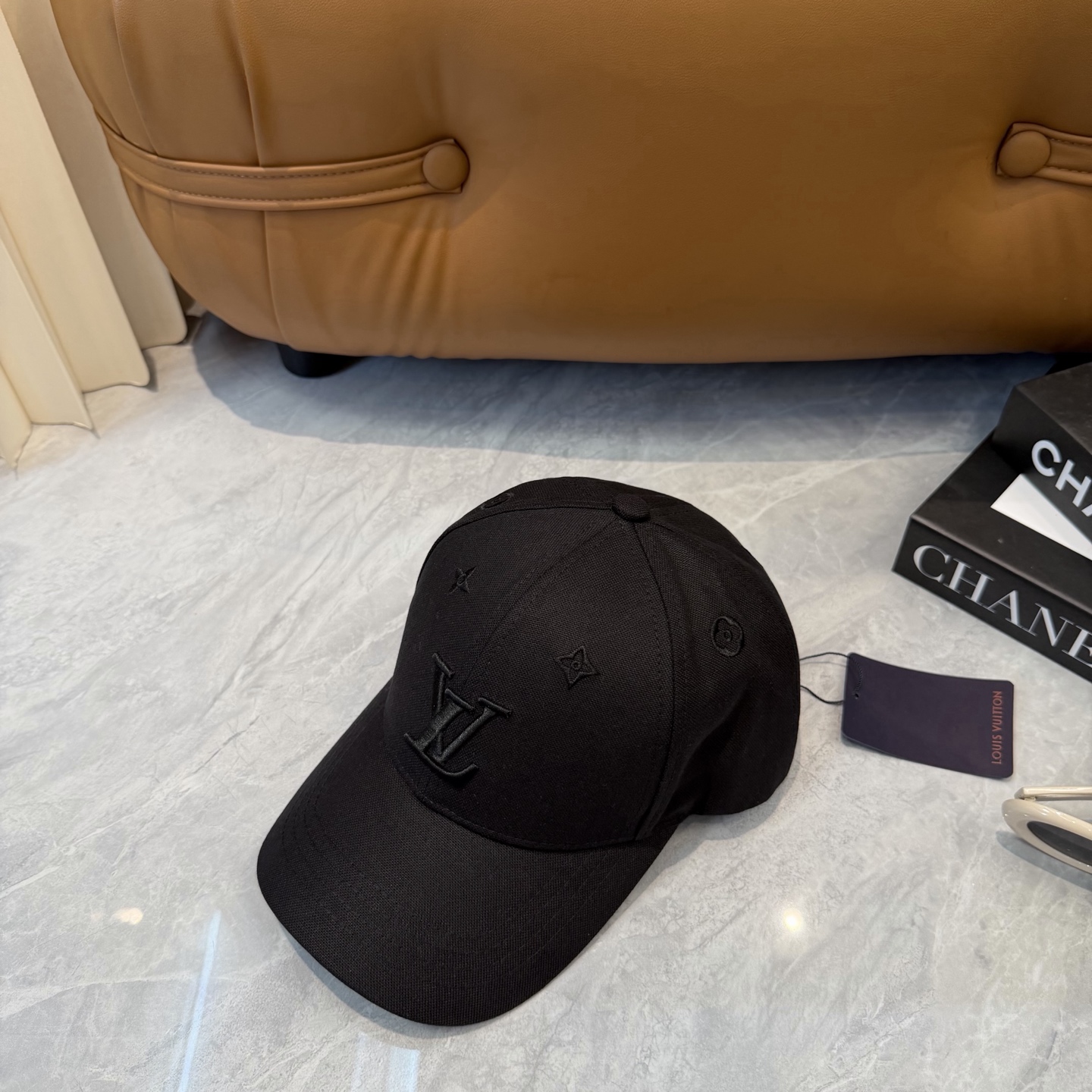 🧢LV路易威登🧢 官网高版出货，刺绣棒球帽，非常经典的经典，流行的复古美，四季可用，出门必备，非常显脸小