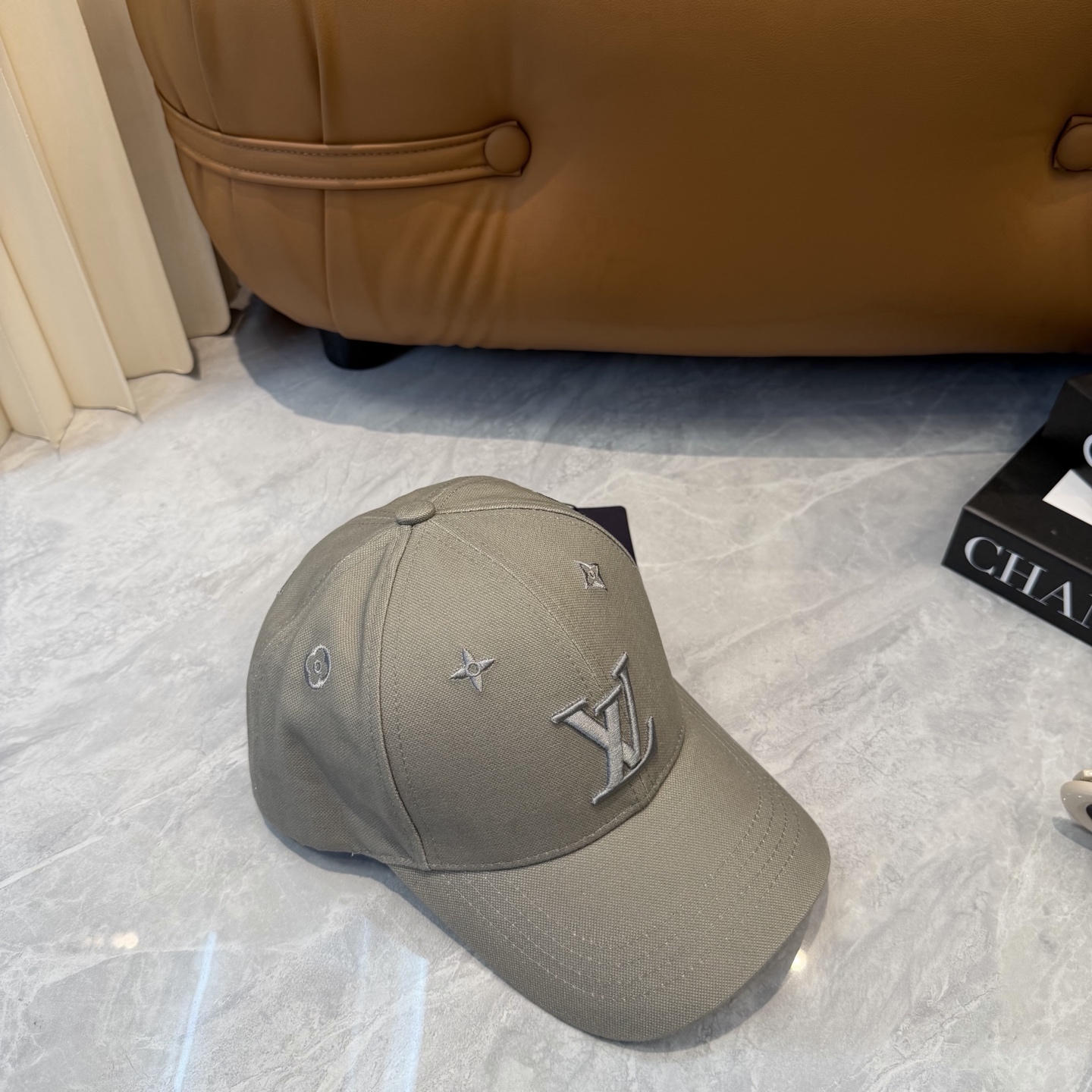 🧢LV路易威登🧢 官网高版出货，刺绣棒球帽，非常经典的经典，流行的复古美，四季可用，出门必备，非常显脸小