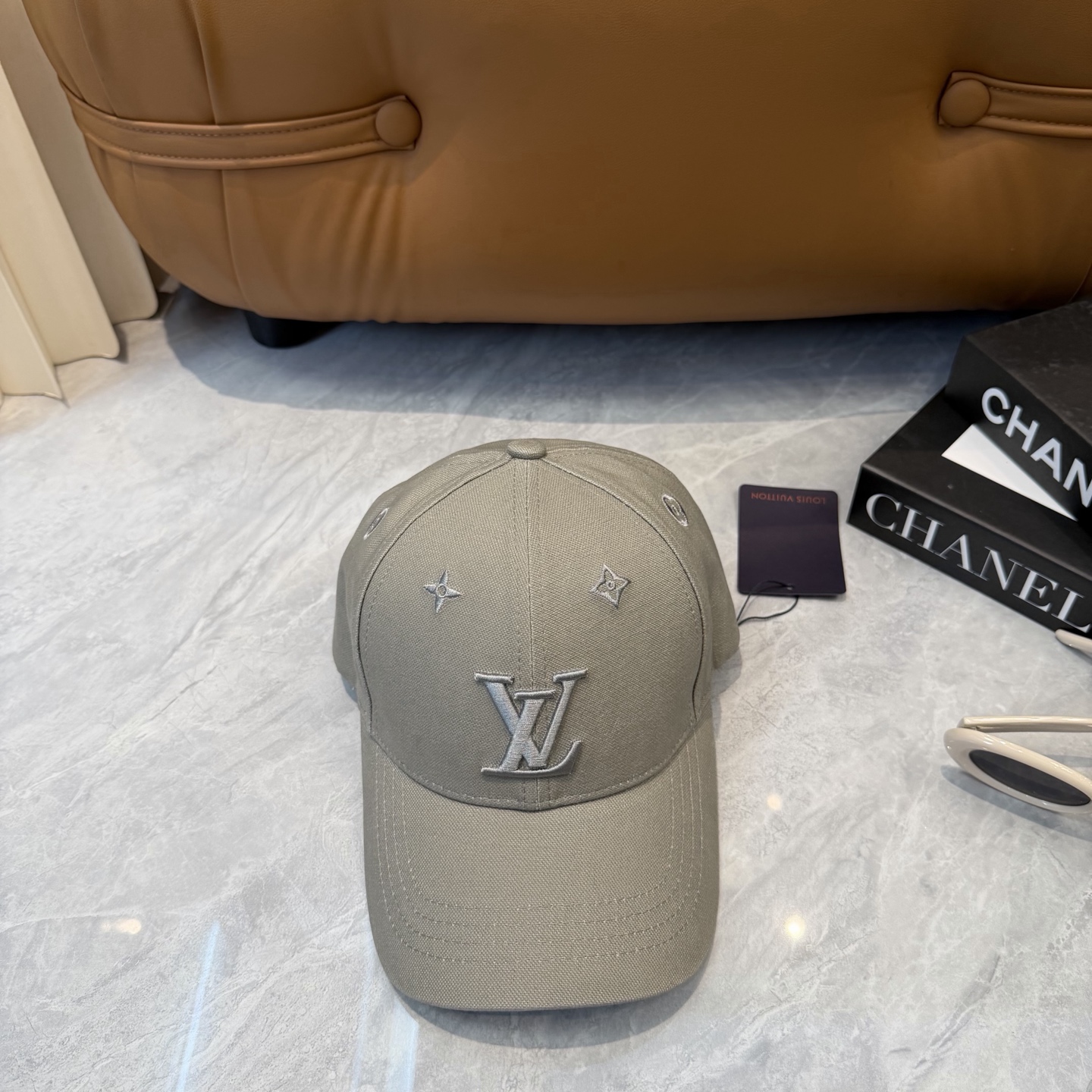 🧢LV路易威登🧢 官网高版出货，刺绣棒球帽，非常经典的经典，流行的复古美，四季可用，出门必备，非常显脸小