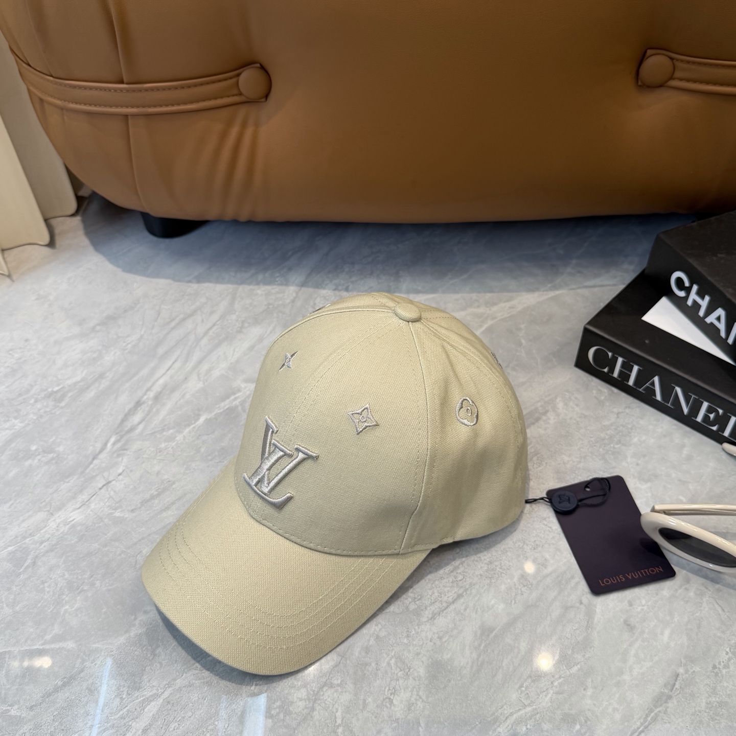 🧢LV路易威登🧢 官网高版出货，刺绣棒球帽，非常经典的经典，流行的复古美，四季可用，出门必备，非常显脸小