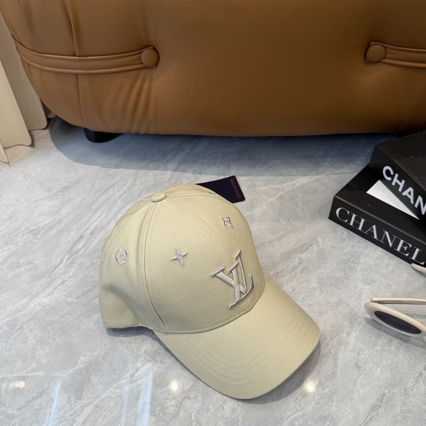 🧢LV路易威登🧢 官网高版出货，刺绣棒球帽，非常经典的经典，流行的复古美，四季可用，出门必备，非常显脸小
