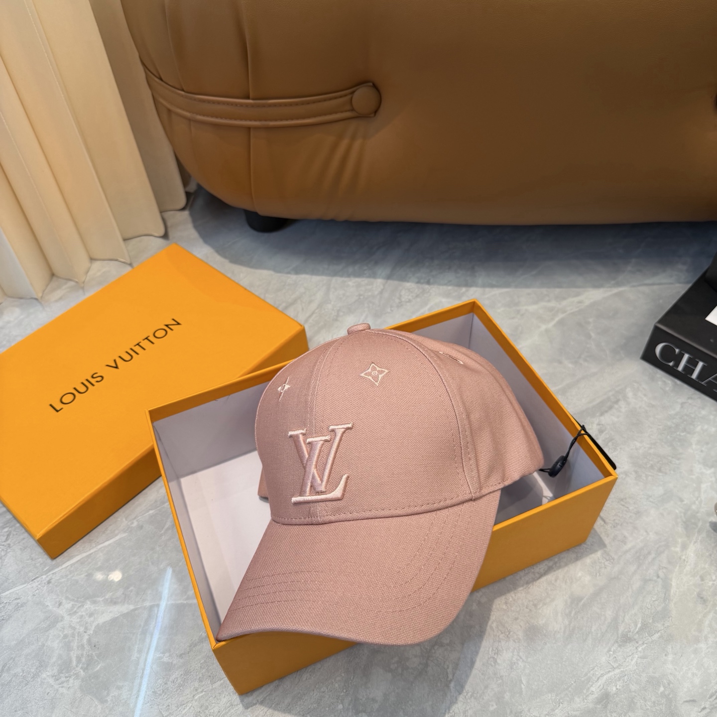 🧢LV路易威登🧢 官网高版出货，刺绣棒球帽，非常经典的经典，流行的复古美，四季可用，出门必备，非常显脸小