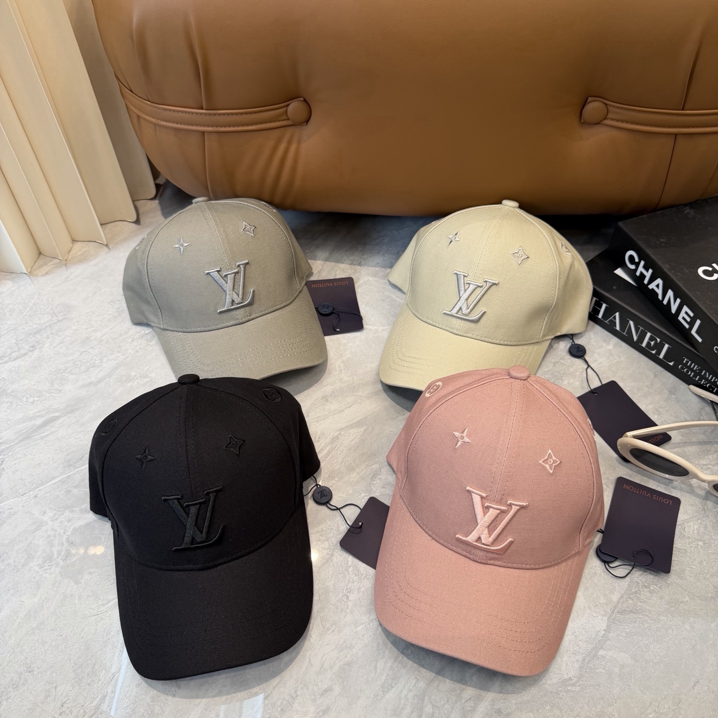 🧢LV路易威登🧢 官网高版出货，刺绣棒球帽，非常经典的经典，流行的复古美，四季可用，出门必备，非常显脸小