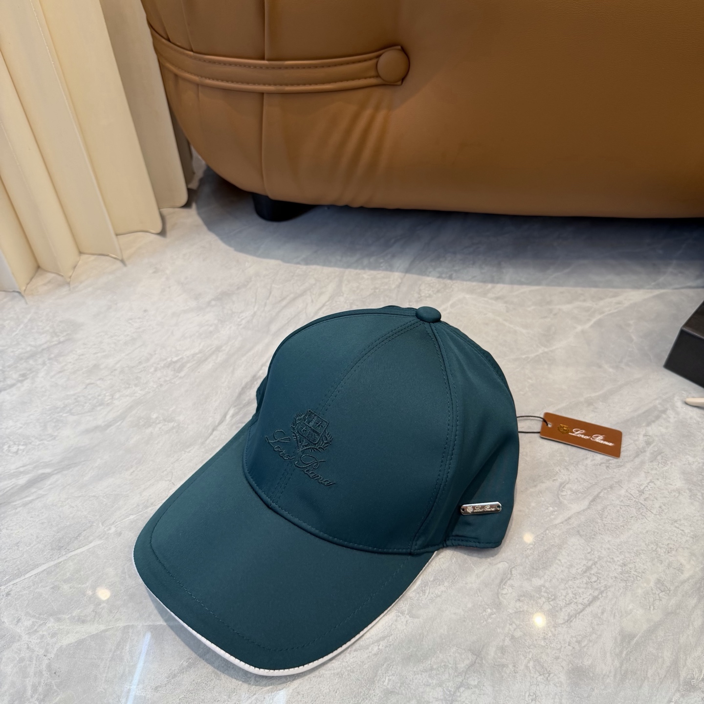 Loro Piana(诺悠翩雅) 专柜新款高版本棒球帽，大牌同步，超好出货！颜色做的太特别了～闭眼入 全
