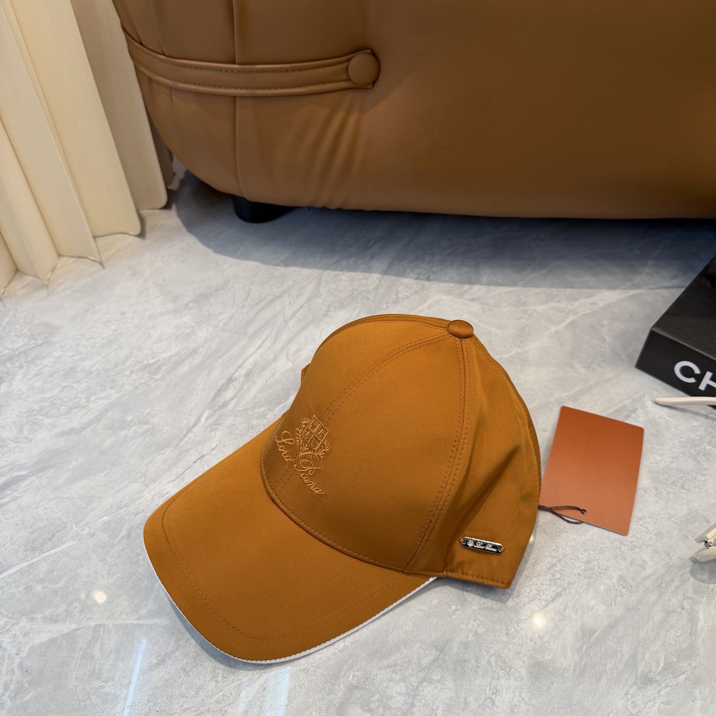 Loro Piana(诺悠翩雅) 专柜新款高版本棒球帽，大牌同步，超好出货！颜色做的太特别了～闭眼入 全