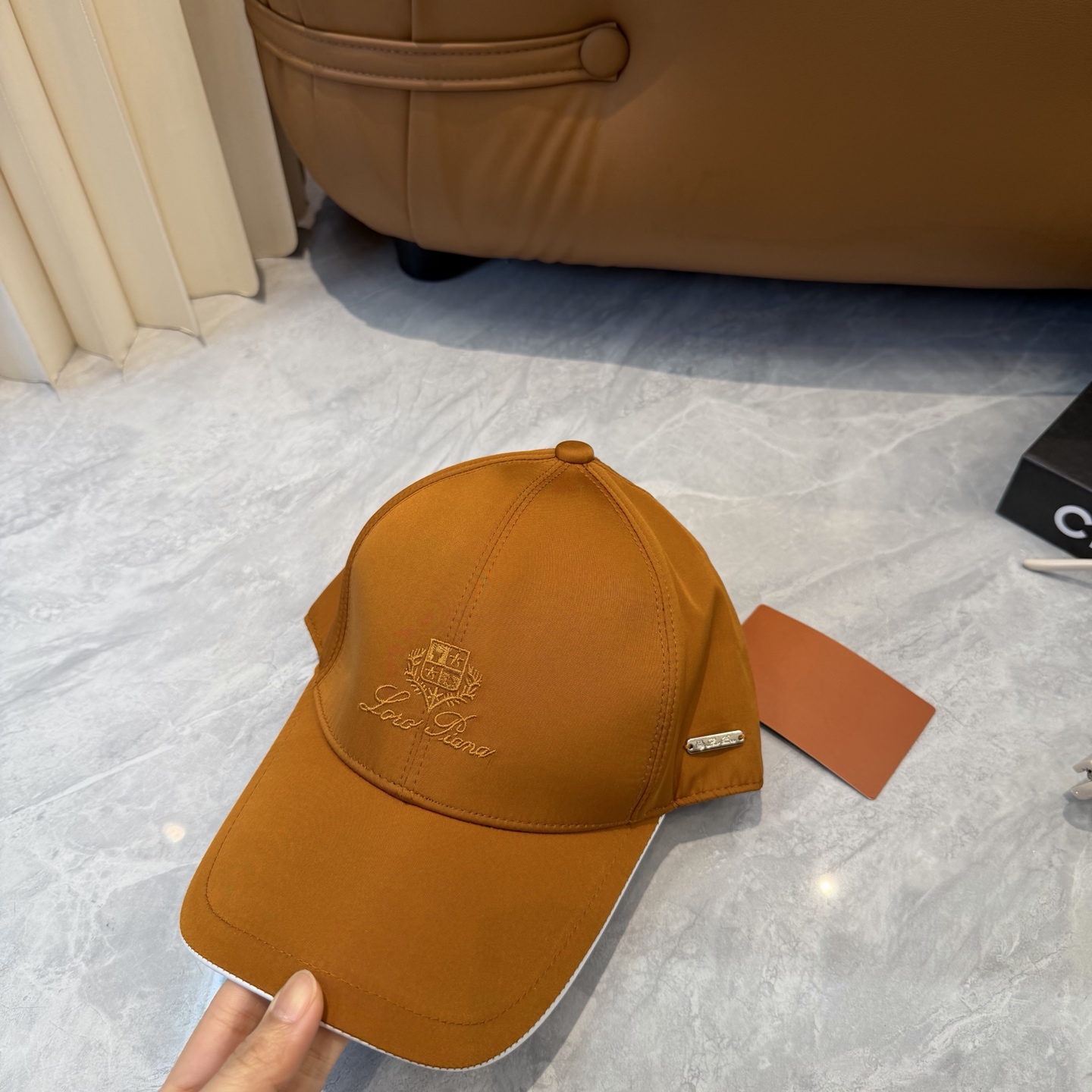 Loro Piana(诺悠翩雅) 专柜新款高版本棒球帽，大牌同步，超好出货！颜色做的太特别了～闭眼入 全