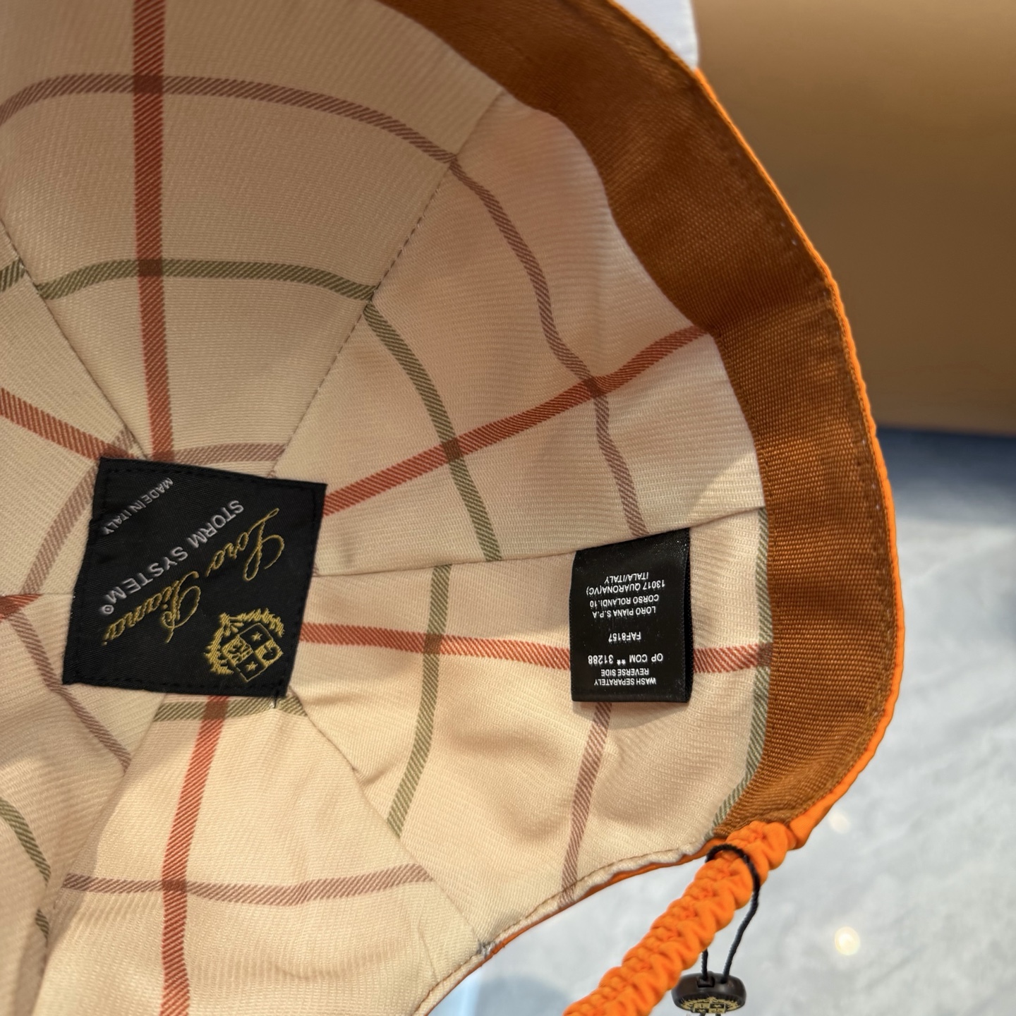 Loro Piana(诺悠翩雅) 专柜新款高版本棒球帽，大牌同步，超好出货！颜色做的太特别了～闭眼入 全